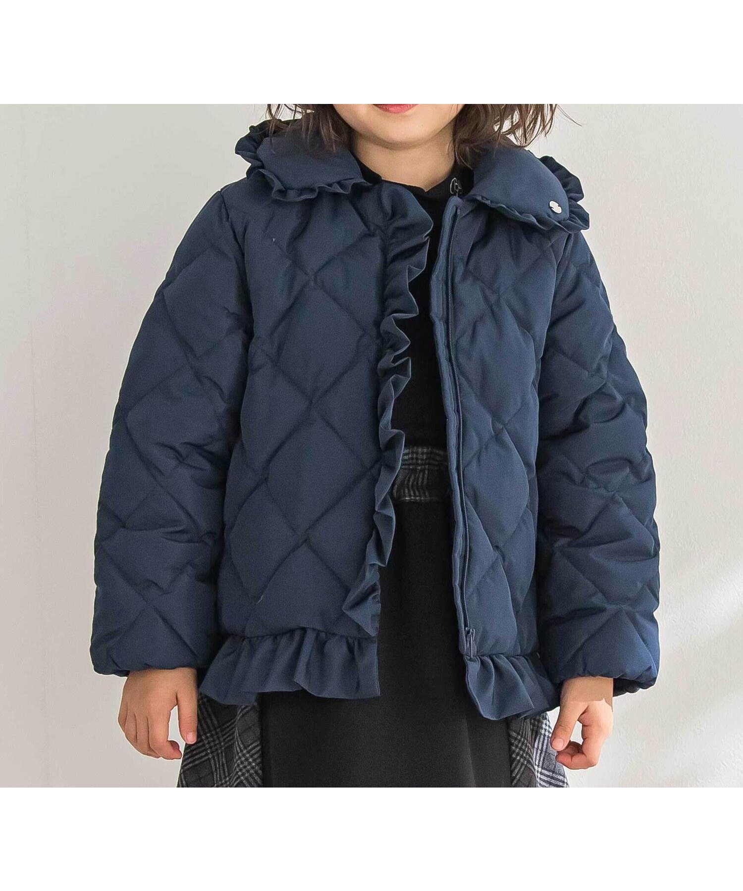 【ベベ オンライン ストア/BEBE ONLINE STORE / KIDS】の【店舗限定】タフタフリルキルトダウンジャケット(95~160cm) インテリア・キッズ・メンズ・レディースファッション・服の通販 founy(ファニー) 　ファッション　Fashion　キッズファッション　Fashion for Kids　ガーリー　Girly, Feminine Style　キルティング　Quilted, Quilting　キルト　Quilt, Quilted Fabric　クラシカル　Classical, Vintage-Inspired　ジャケット　Jacket, Outerwear　スタンダード　Standard, Basic　タフタ　Taffeta, Structured Fabric　ダウン　Down, Puffer　チャーム　Charm, Pendant　トレンド　Trend, Trending Now　フリル　Frill, Ruffle　防寒　Cold Protection, Winter-Ready　A/W・秋冬　Autumn/Winter　おすすめ　Recommended / Our Picks　エレガント 上品　Elegant　2025年　2025　2025-2026秋冬・A/W　Autumn/Winter 2025–26 AW25–26　ネイビー|ID: prp329100004729175 ipo3291000000034961596