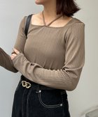 【ゼヴォン/Thevon】のチャーム付きホルターネックリブプルオーバー 人気、トレンドファッション・服の通販 founy(ファニー) ファッション Fashion レディースファッション Fashion for Women トップス・カットソー Cut & Sew Tops カジュアルプルオーバー・ニットトップス Pullovers & Knit Tops / Casual Pullovers スラックス Slacks, Dress Pants チャーム Charm, Pendant デコルテ Décolleté, Neckline フレア Flare, Flared マーメイド Mermaid, Fishtail Silhouette ワイド Wide, Wide Fit 再入荷 Restock / Back in Stock おすすめ Recommended / Our Picks 2025年 2025 2025-2026秋冬・A/W Autumn/Winter 2025–26 AW25–26 thumbnail ベージュ|ID: prp329100004729236 ipo3291000000034900954