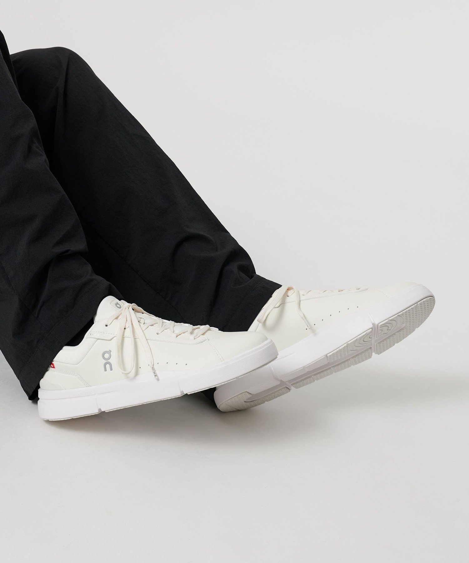 【ビューティ&ユース ユナイテッドアローズ/BEAUTY&YOUTH / UNITED ARROWS / MEN】のOn ロジャー アドバンテージ スニーカー インテリア・キッズ・メンズ・レディースファッション・服の通販 founy(ファニー) 　ファッション　Fashion　メンズファッション　Fashion for Men　シューズ・靴　Shoes　スニーカー / カジュアルにもスポーティにも　Sneakers & Trainers　シューズ　Shoes, Footwear　スニーカー　Sneakers, Trainers　スポーツ　Sports, Activewear　スポーティ　Sporty, Casual Athletic　ランニング　Running, Running Wear, Activewear, Jogging　おすすめ　Recommended / Our Picks　エレガント 上品　Elegant　OFF WHITE|ID: prp329100004729336 ipo3291000000034217977