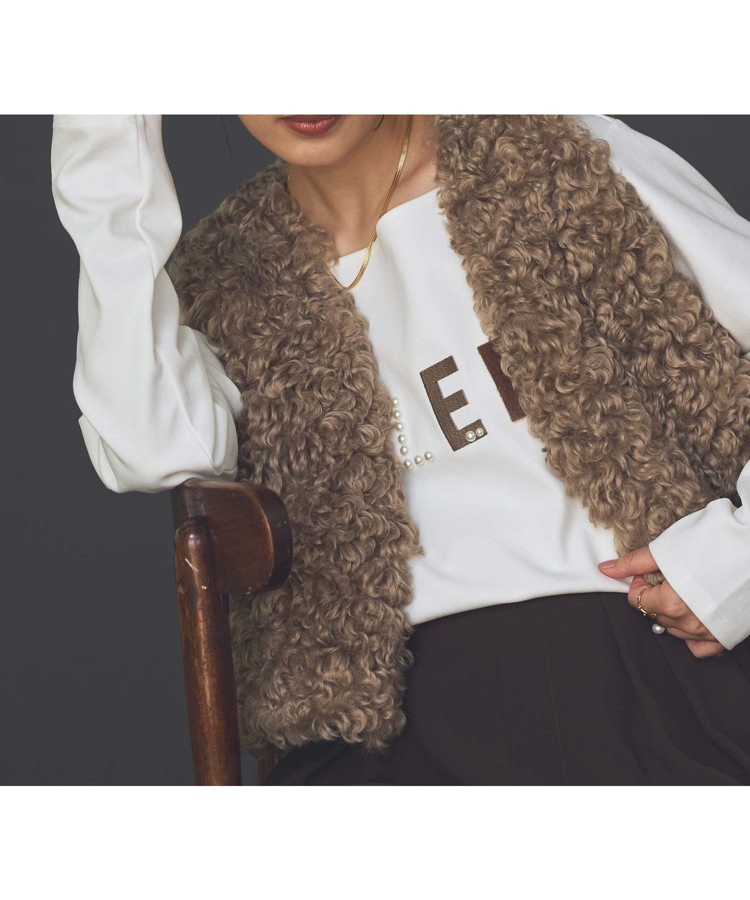 【グレディブリリアン/Gready Brilliant】のGready Brilliant/2_ファーショートベスト インテリア・キッズ・メンズ・レディースファッション・服の通販 founy(ファニー)  ファッション Fashion レディースファッション Fashion for Women アウター Coat / Outerwear Collection トップス・カットソー Cut & Sew Tops ベスト&ジレ / 重ね着スタイル Vests & Gilets ベスト Vest, Waistcoat リバーシブル Reversible, Two-Sided 定番 Standard, Basic Item 軽量 Lightweight, Ultra Light MOC|ID: prp329100004729428 ipo3291000000034371786