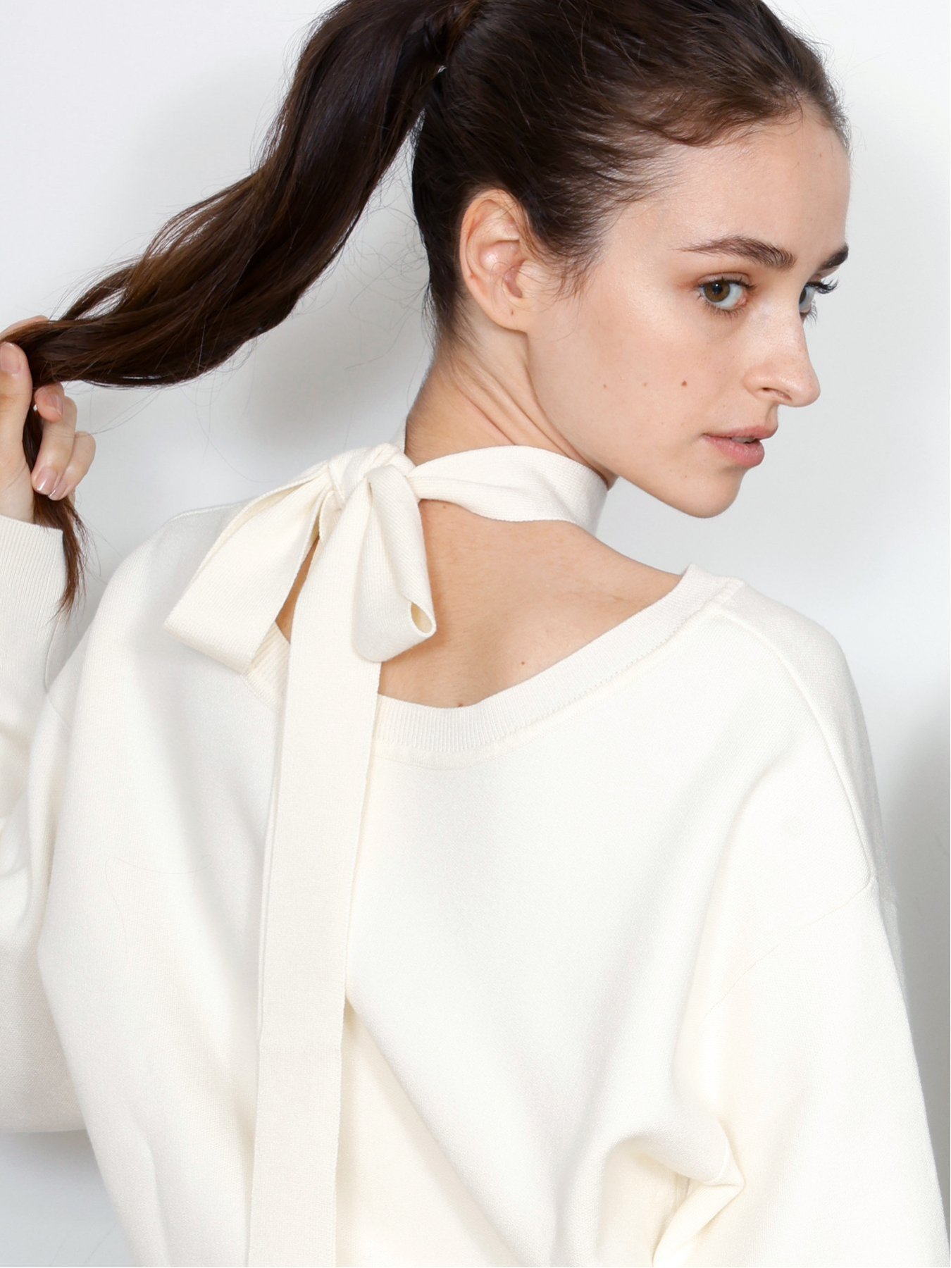 【タカキュー/TAKA-Q】のChoker Ribbon Top / チョーカーデザイン リボントップス インテリア・キッズ・メンズ・レディースファッション・服の通販 founy(ファニー)  ファッション Fashion レディースファッション Fashion for Women トップス・カットソー Cut & Sew Tops インナー Innerwear ウォッシャブル Machine Washable オケージョン Occasion Wear 春 Spring 秋 Autumn シンプル Simple, Minimal スラックス Slacks, Dress Pants セーター Sweater, Knitwear デニム Denim, Jeans Material バランス Balance, Style Balance フロント Front, Front Design 防寒 Cold Protection, Winter-Ready リボン Ribbon, Bow 冬 Winter / This Winter A/W・秋冬 Autumn/Winter ギフト プレゼント Gift / Present ビジネス 仕事 通勤 Business / Work / Commuting 01白|ID: prp329100004729510 ipo3291000000034385676