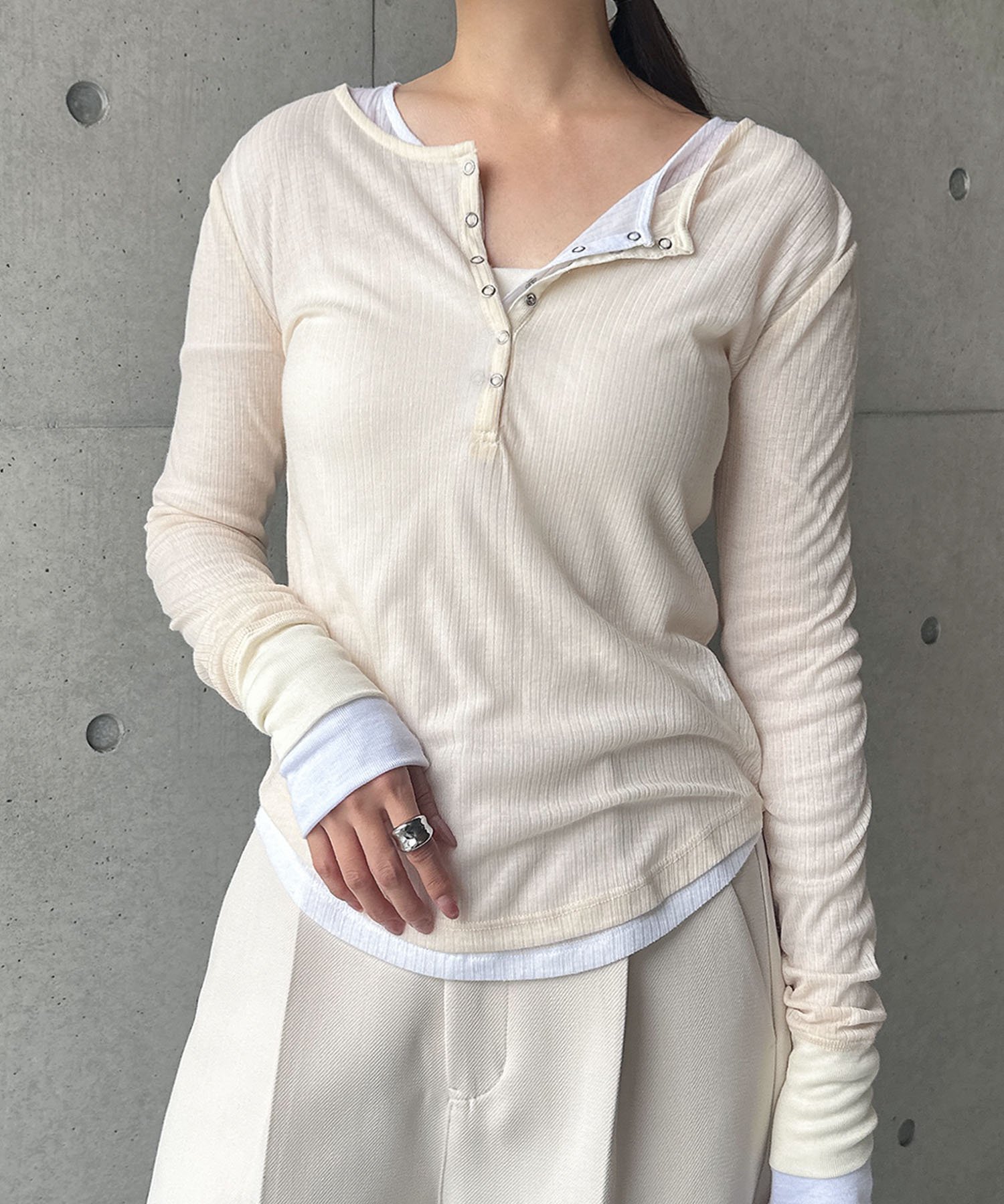 【アンドミー/andme】のヘンリーネック シアー トップス インテリア・キッズ・メンズ・レディースファッション・服の通販 founy(ファニー) 　ファッション　Fashion　レディースファッション　Fashion for Women　トップス・カットソー　Cut & Sew Tops　アクリル　Acrylic Material　コンパクト　Compact, Small Size　サロペット　Overalls, Salopette　シアー　Sheer, See-Through　トレンド　Trend, Trending Now　アイボリー|ID: prp329100004730055 ipo3291000000034528362