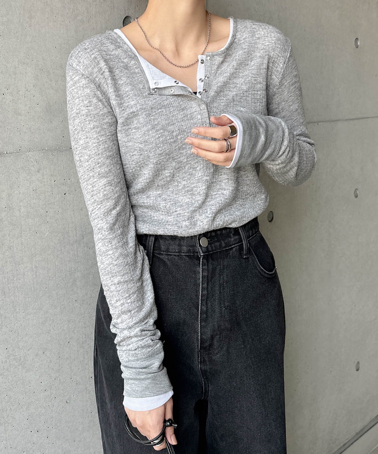 【アンドミー/andme】のヘンリーネック シアー トップス インテリア・キッズ・メンズ・レディースファッション・服の通販 founy(ファニー) 　ファッション　Fashion　レディースファッション　Fashion for Women　トップス・カットソー　Cut & Sew Tops　アクリル　Acrylic Material　コンパクト　Compact, Small Size　サロペット　Overalls, Salopette　シアー　Sheer, See-Through　トレンド　Trend, Trending Now　杢グレー|ID: prp329100004730055 ipo3291000000034528364