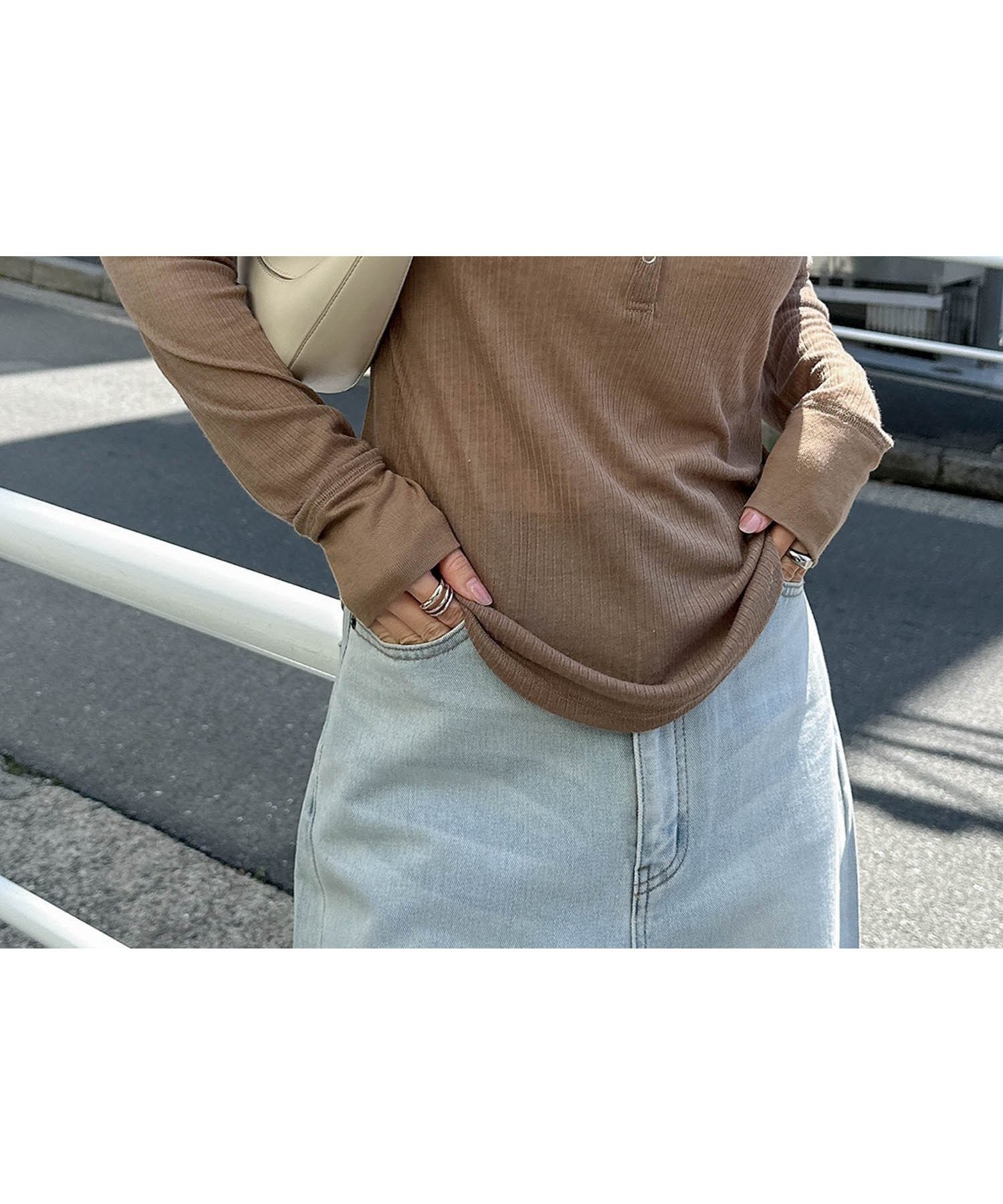 【アンドミー/andme】のヘンリーネック シアー トップス インテリア・キッズ・メンズ・レディースファッション・服の通販 founy(ファニー) 　ファッション　Fashion　レディースファッション　Fashion for Women　トップス・カットソー　Cut & Sew Tops　アクリル　Acrylic Material　コンパクト　Compact, Small Size　サロペット　Overalls, Salopette　シアー　Sheer, See-Through　トレンド　Trend, Trending Now　ダークベージュ|ID: prp329100004730055 ipo3291000000034528365