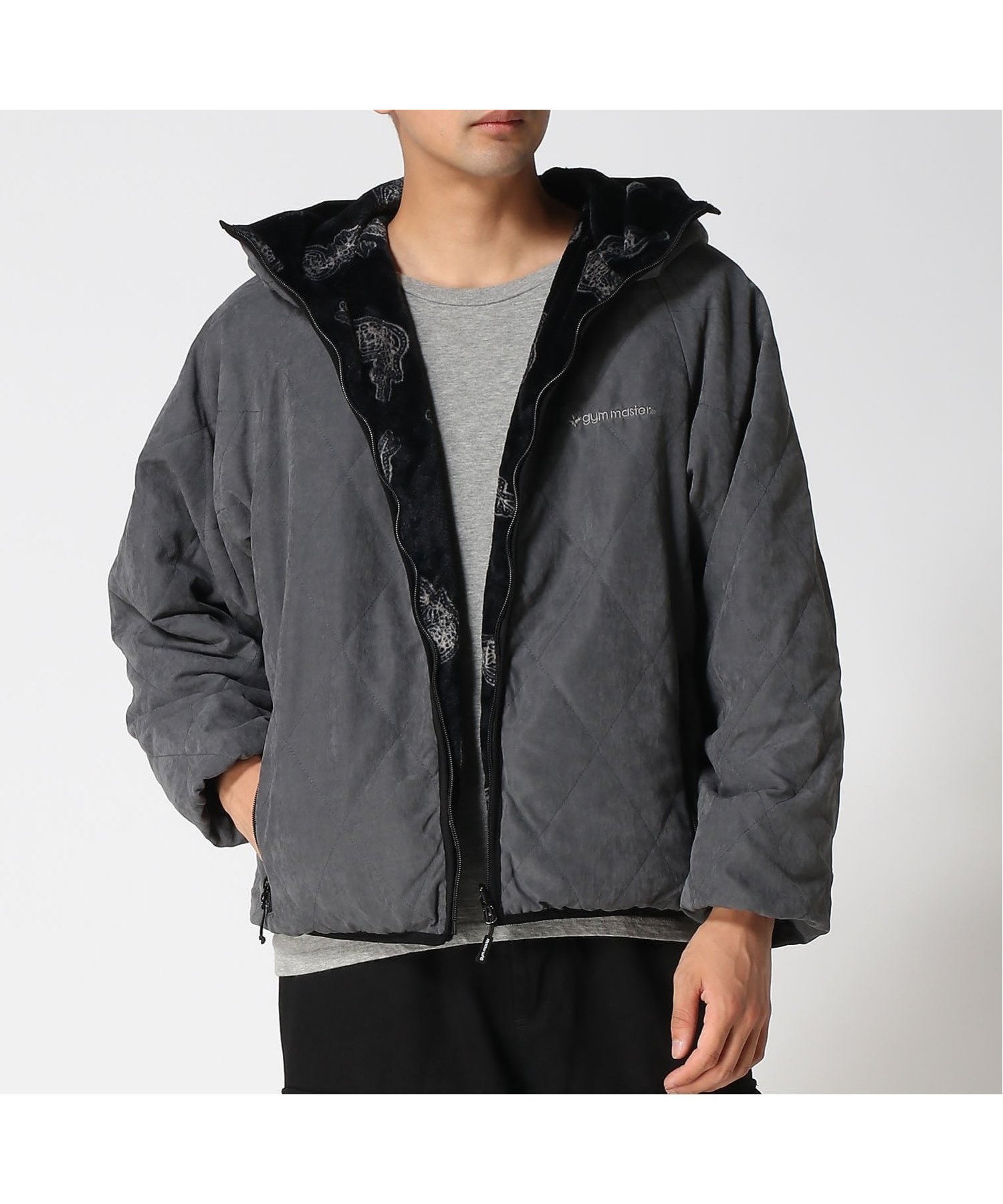【ジムマスター/gym master / MEN】のgym master/キルトxハッピーペイントボアRVフードJKT インテリア・キッズ・メンズ・レディースファッション・服の通販 founy(ファニー) 　ファッション　Fashion　メンズファッション　Fashion for Men　キルト　Quilt, Quilted Fabric　グレーxミジンコ柄|ID: prp329100004730123 ipo3291000000034169987