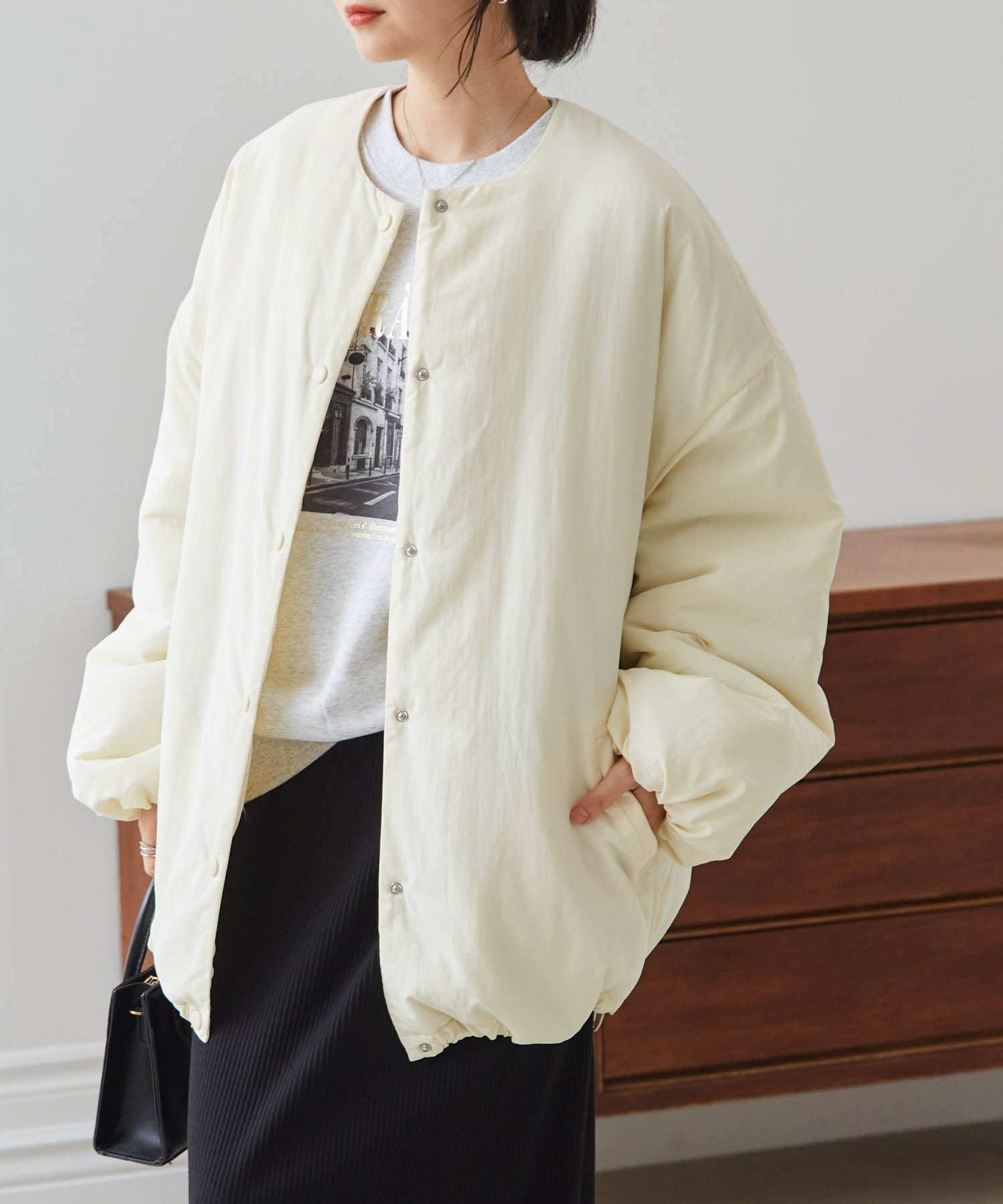 【ラナン/Ranan】のRanan/ノーカラーオーバーサイズ中わたブルゾン インテリア・キッズ・メンズ・レディースファッション・服の通販 founy(ファニー) 　ファッション　Fashion　レディースファッション　Fashion for Women　アウター　Coat / Outerwear Collection　ブルゾンジャケット・スポーティアウター　Blouson Jackets　インナー　Innerwear　ショート　Short, Short Length　シンプル　Simple, Minimal　トレンド　Trend, Trending Now　ドローストリング　Drawstring, Pull Cord　バルーン　Balloon, Balloon Silhouette　フェミニン　Feminine, Girly　ブルゾン　Blouson, Bomber Jacket　ボトム　Bottoms, Lower Wear　ポケット　Pocket, Pocket Detail　防寒　Cold Protection, Winter-Ready　ロング　Long, Long-Length　冬　Winter / This Winter　おすすめ　Recommended / Our Picks　IV|ID: prp329100004730181 ipo3291000000034498574