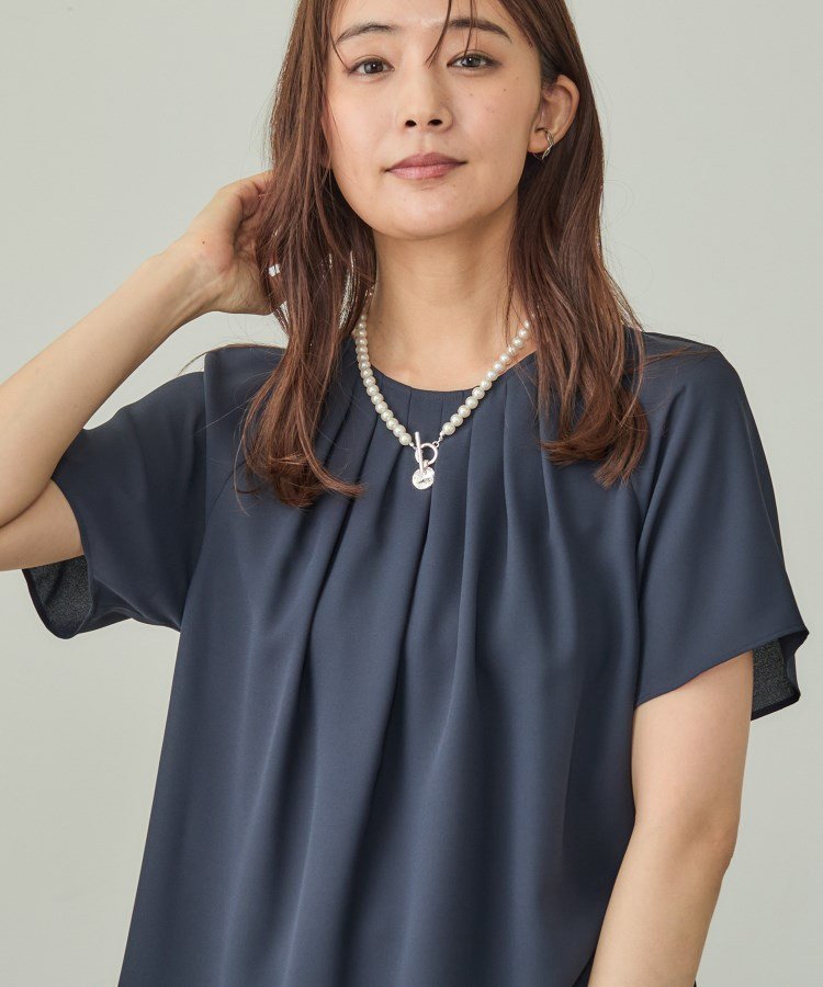 【インディヴィ/INDIVI】の【UVケア】タックブラウス インテリア・キッズ・メンズ・レディースファッション・服の通販 founy(ファニー) 　ファッション　Fashion　レディースファッション　Fashion for Women　トップス・カットソー　Cut & Sew Tops　シャツ・ブラウス・オフィスカジュアル　Elegant Blouses & Button-Ups　おすすめ　Recommended / Our Picks　インナー　Innerwear　シンプル　Simple, Minimal　ジャケット　Jacket, Outerwear　ジョーゼット　Georgette, Semi-Sheer Fabric　スマート　Smart, Elegant　プリント　Print, Printed Pattern　ヴィンテージ　Vintage Style　エレガント 上品　Elegant　ネイビー|ID: prp329100004730235 ipo3291000000034170475