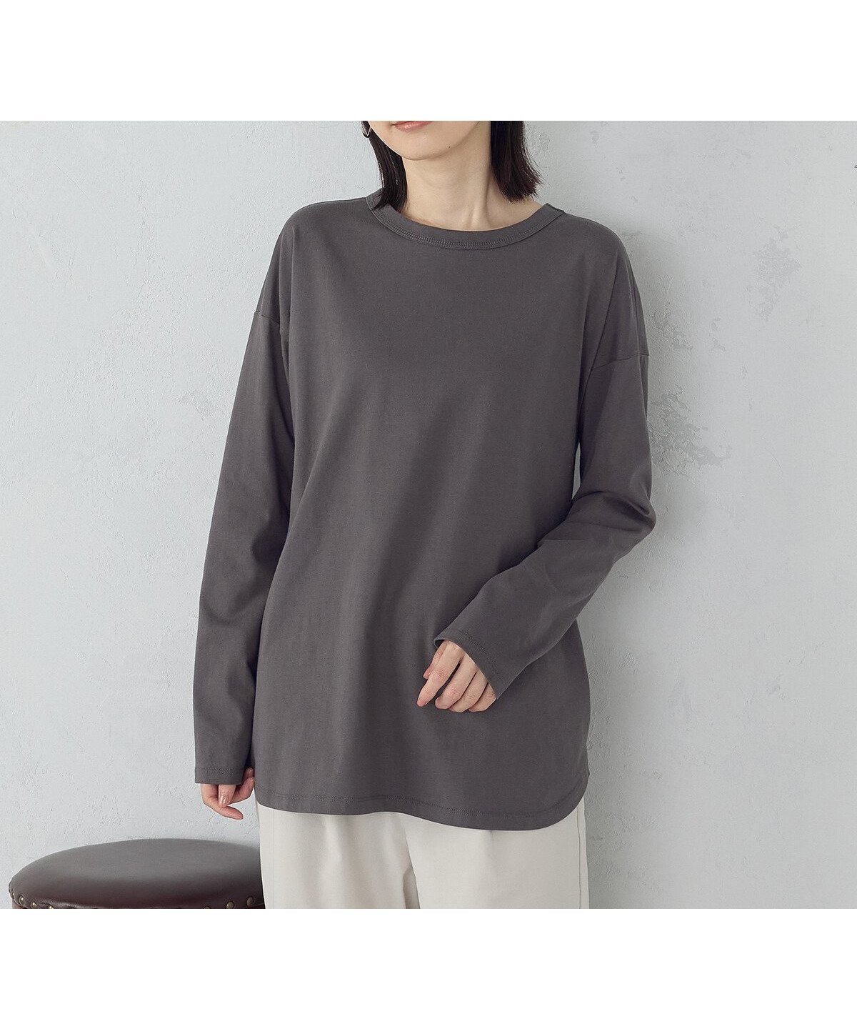 【コムサイズム/COMME CA ISM】の裾スリット ロングTシャツ インテリア・キッズ・メンズ・レディースファッション・服の通販 founy(ファニー) 　ファッション　Fashion　レディースファッション　Fashion for Women　トップス・カットソー　Cut & Sew Tops　シャツ・ブラウス・オフィスカジュアル　Elegant Blouses & Button-Ups　ロングTシャツ・Tシャツ　Longline T-Shirts & Tees　インナー　Innerwear　シンプル　Simple, Minimal　スリット　Slit, Slit Detail　トレーナー　Sweatshirt, Trainer　ロング　Long, Long-Length　チャコール|ID: prp329100004730337 ipo3291000000034170870
