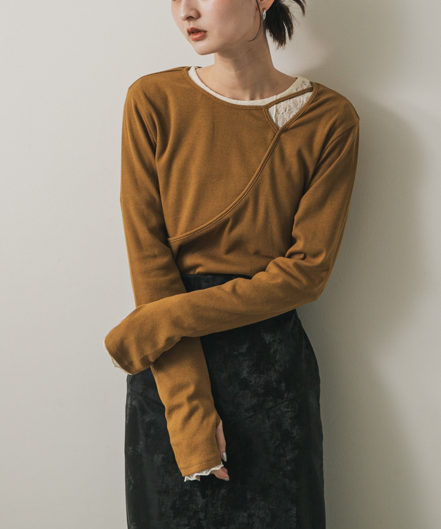 【センスオブプレイス/SENSE OF PLACE by URBAN RESEARCH】のアシンメトリーリブコンパクトトップ インテリア・キッズ・メンズ・レディースファッション・服の通販 founy(ファニー)  ファッション Fashion レディースファッション Fashion for Women 2025年 2025 2025-2026秋冬・A/W Autumn/Winter 2025–26 AW25–26 冬 Winter / This Winter カットソー Cut and Sewn Top シンプル Simple, Minimal トレンド Trend, Trending Now A/W・秋冬 Autumn/Winter CAMEL|ID: prp329100004730364 ipo3291000000034350640