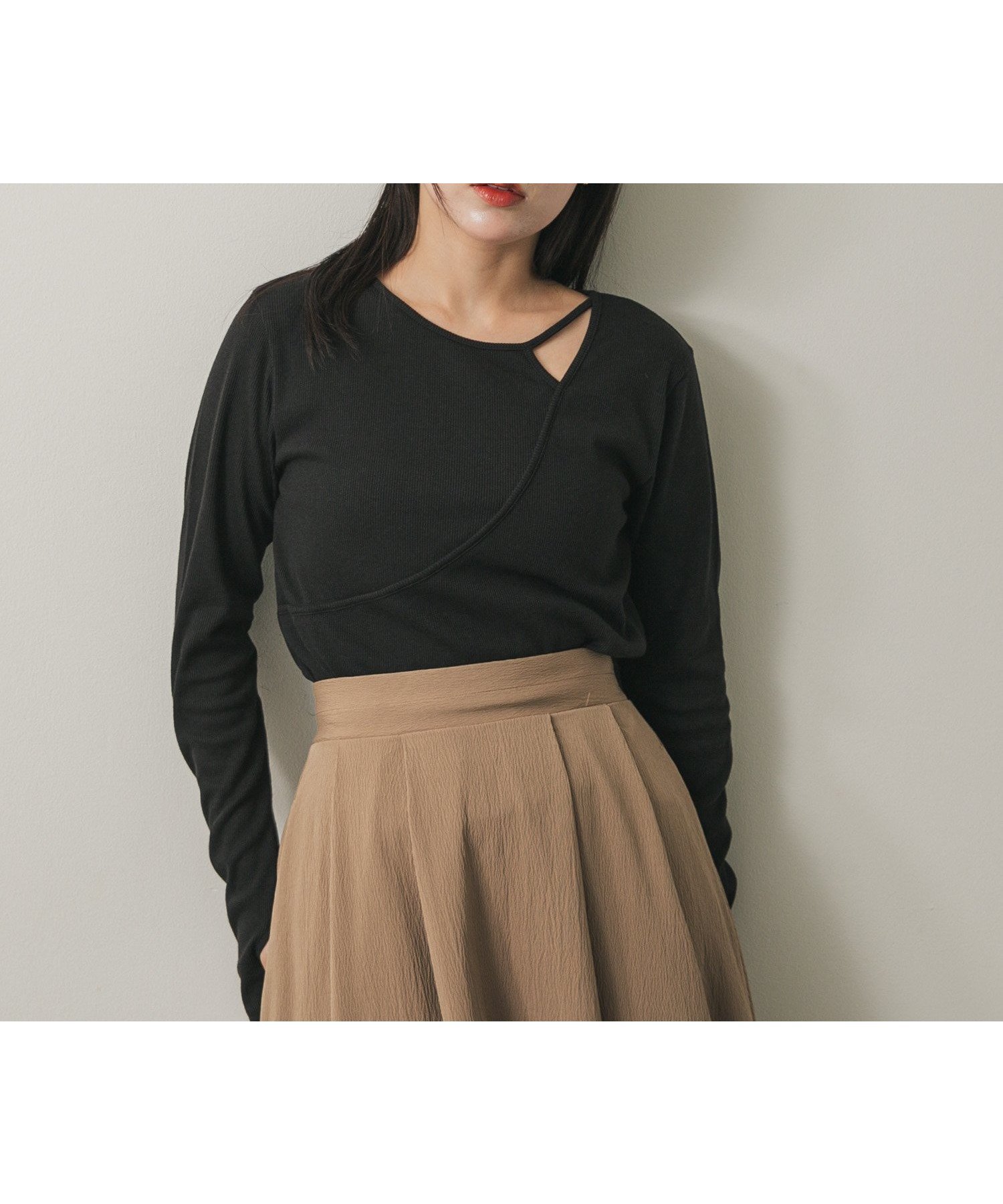 【センスオブプレイス/SENSE OF PLACE by URBAN RESEARCH】のアシンメトリーリブコンパクトトップ インテリア・キッズ・メンズ・レディースファッション・服の通販 founy(ファニー)  ファッション Fashion レディースファッション Fashion for Women 2025年 2025 2025-2026秋冬・A/W Autumn/Winter 2025–26 AW25–26 冬 Winter / This Winter カットソー Cut and Sewn Top シンプル Simple, Minimal トレンド Trend, Trending Now A/W・秋冬 Autumn/Winter BLACK|ID: prp329100004730364 ipo3291000000034350641