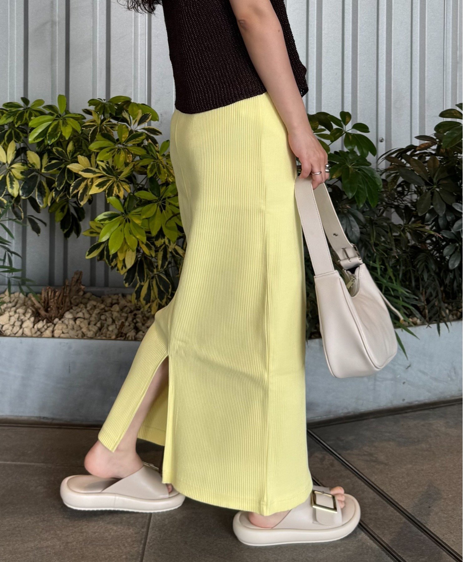 【チャオパニックティピー/CIAOPANIC TYPY】の【-3キロ見え】すっきりシルエットリブスカート インテリア・キッズ・メンズ・レディースファッション・服の通販 founy(ファニー) 　ファッション　Fashion　レディースファッション　Fashion for Women　スカート　Skirts　カットソー　Cut and Sewn Top　シューズ　Shoes, Footwear　シンプル　Simple, Minimal　スウェット / スエット　Sweatshirt, Sweatwear　ストラップサンダル　Strappy Sandals, Strap Sandals　ストレッチ　Stretch, Stretchy Fabric　スニーカー　Sneakers, Trainers　スリット　Slit, Slit Detail　定番　Standard, Basic Item　バレエ　Ballet, Ballet Style　楽ちん　Easy Fit, Comfortable　おすすめ　Recommended / Our Picks　イエローその他1|ID: prp329100004730400 ipo3291000000034598460