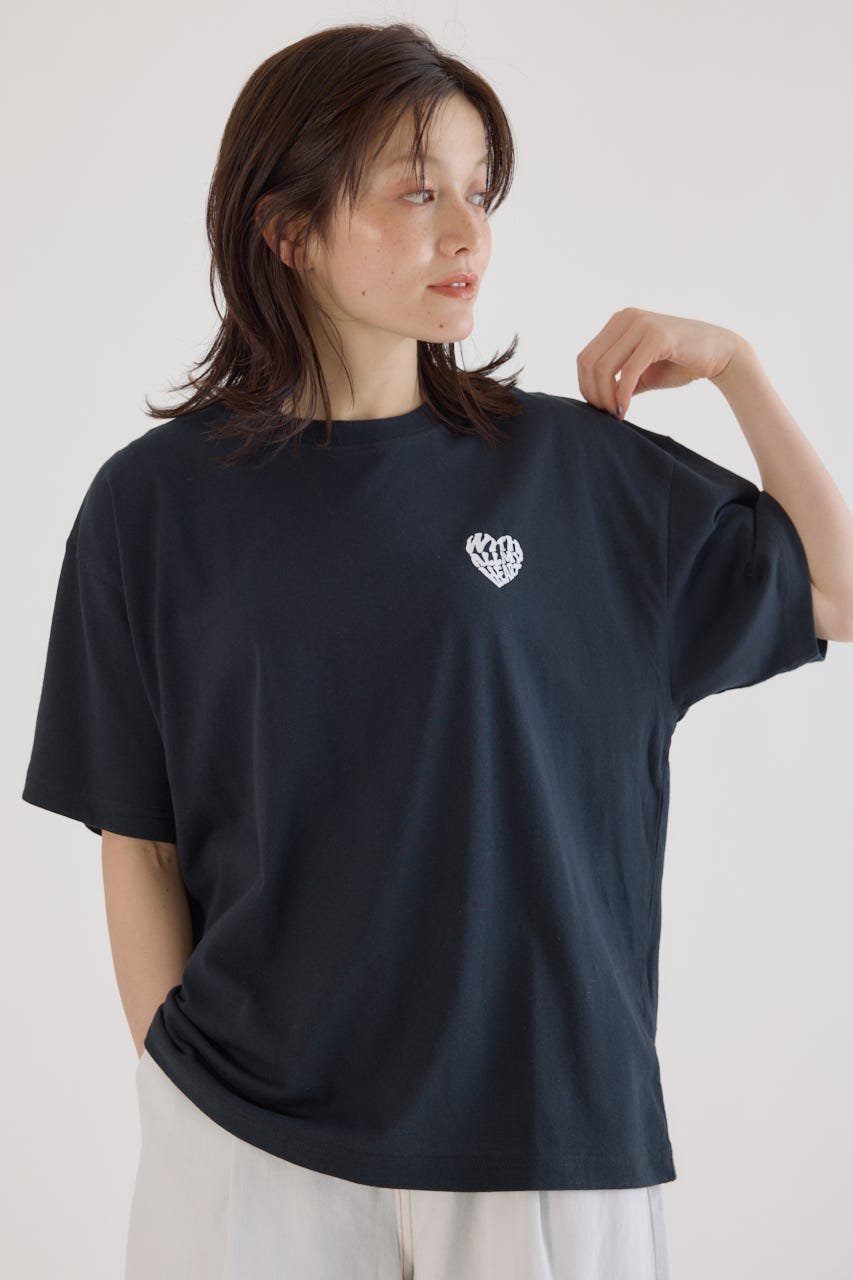 【ロデオクラウンズワイドボウル/RODEO CROWNS WIDE BOWL】のHeart Leopard Tシャツ インテリア・キッズ・メンズ・レディースファッション・服の通販 founy(ファニー) 　ファッション　Fashion　レディースファッション　Fashion for Women　トップス・カットソー　Cut & Sew Tops　シャツ・ブラウス・オフィスカジュアル　Elegant Blouses & Button-Ups　ロングTシャツ・Tシャツ　Longline T-Shirts & Tees　おすすめ　Recommended / Our Picks　デニム　Denim, Jeans Material　プリント　Print, Printed Pattern　レオパード　Leopard, Animal Print　定番　Standard, Basic Item　BLK|ID: prp329100004730429 ipo3291000000034621195