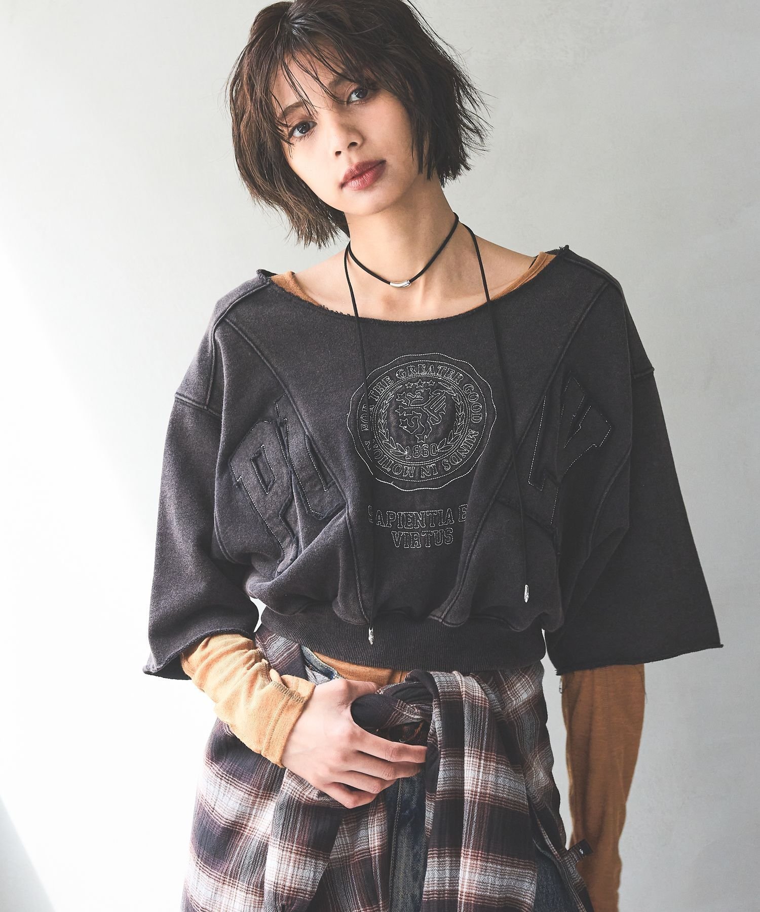 【ページボーイ/PAGEBOY】のリメイクライクカレッジ(半袖) インテリア・キッズ・メンズ・レディースファッション・服の通販 founy(ファニー) 　ファッション　Fashion　レディースファッション　Fashion for Women　トップス・カットソー　Cut & Sew Tops　おすすめ　Recommended / Our Picks　ショート　Short, Short Length　トレンド　Trend, Trending Now　ボトム　Bottoms, Lower Wear　リメイク　Remake, Reconstructed　ワイド　Wide, Wide Fit　半袖　Short Sleeve, Half Sleeve　チャコール18|ID: prp329100004730452 ipo3291000000034274960