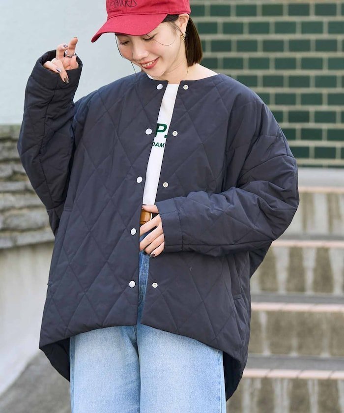 【フリークスストア/FREAK'S STORE】のミルフィーユ ノーカラー リバーシブル 中綿(ブルゾン)【限定展開】 25AW インテリア・キッズ・メンズ・レディースファッション・服の通販 founy(ファニー) ファッション Fashion レディースファッション Fashion for Women アウター Coat / Outerwear Collection ブルゾンジャケット・スポーティアウター Blouson Jackets 2025年 2025 2025-2026秋冬・A/W Autumn/Winter 2025–26 AW25–26 冬 Winter / This Winter インナー Innerwear キルティング Quilted, Quilting シンプル Simple, Minimal ダウン Down, Puffer ビッグ Big, Oversized ブルゾン Blouson, Bomber Jacket リバーシブル Reversible, Two-Sided エレガント 上品 Elegant 無地 Plain, Solid Color A/W・秋冬 Autumn/Winter 軽量 Lightweight, Ultra Light ブラック|ID: prp329100004730632 ipo3291000000034507566