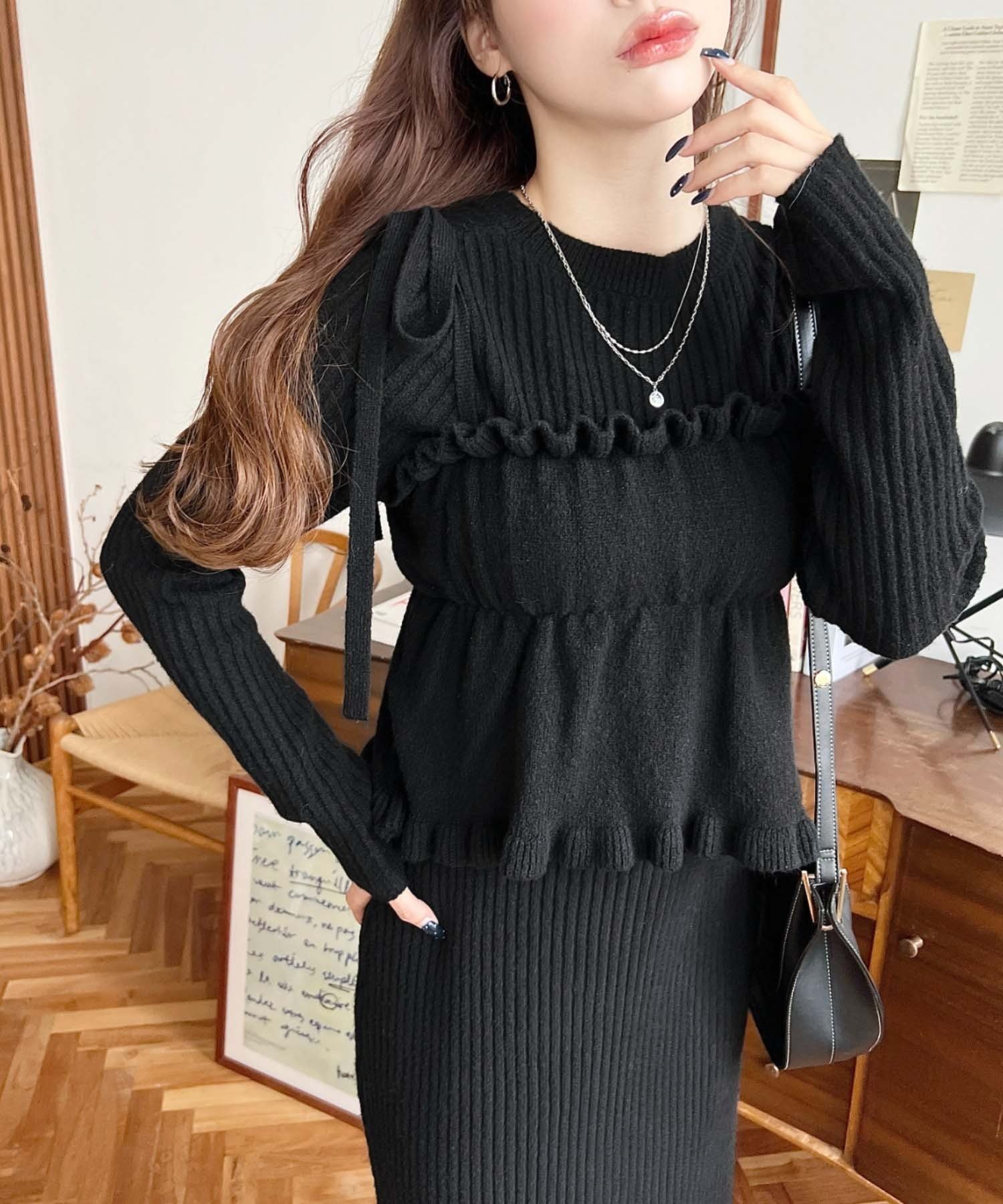 【モーメントプラス/moment+ / MEN】のシャーリングギャザーリボンキャミ+ニットワンピースセット インテリア・キッズ・メンズ・レディースファッション・服の通販 founy(ファニー) ファッション Fashion メンズファッション Fashion for Men キャミ Camisole, Cami Top キャミソール Camisole, Spaghetti Strap Top ギャザー Gathered, Ruffled 軽量 Lightweight, Ultra Light シャーリング Shirring, Ruched ショルダー Shoulder, Shoulder Strap スニーカー Sneakers, Trainers トレンド Trend, Trending Now ビスチェ Bustier, Corset Top フェミニン Feminine, Girly ベーシック Basic, Essential リボン Ribbon, Bow 再入荷 Restock / Back in Stock プチプライス・低価格 Affordable / Budget Price ブラック|ID: prp329100004730642 ipo3291000000034787418