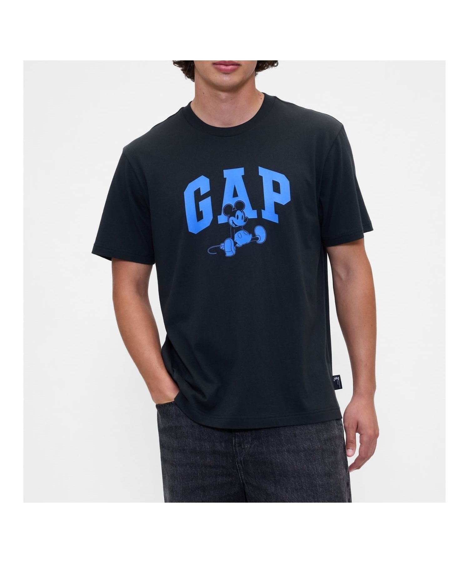 【ギャップ/GAP】のGap × ディズニー エブリディ ソフト リラックス GAPロゴ Tシャツ インテリア・キッズ・メンズ・レディースファッション・服の通販 founy(ファニー) 　ファッション　Fashion　レディースファッション　Fashion for Women　トップス・カットソー　Cut & Sew Tops　シャツ・ブラウス・オフィスカジュアル　Elegant Blouses & Button-Ups　ロングTシャツ・Tシャツ　Longline T-Shirts & Tees　キャラクター　Character, Licensed Characters　グラフィック　Graphic, Graphic Design　コレクション　Collection, Seasonal Line　ショルダー　Shoulder, Shoulder Strap　ストレート　Straight, Straight Cut　スペシャル　Special, Limited Edition　ドロップ　Drop Shoulder, Dropped Style　フィット　Fit, Slim Fit　フロント　Front, Front Design　リラックス　Relax, Relaxed Fit　半袖　Short Sleeve, Half Sleeve　MOONLESS_NIGHT|ID: prp329100004730684 ipo3291000000034249850