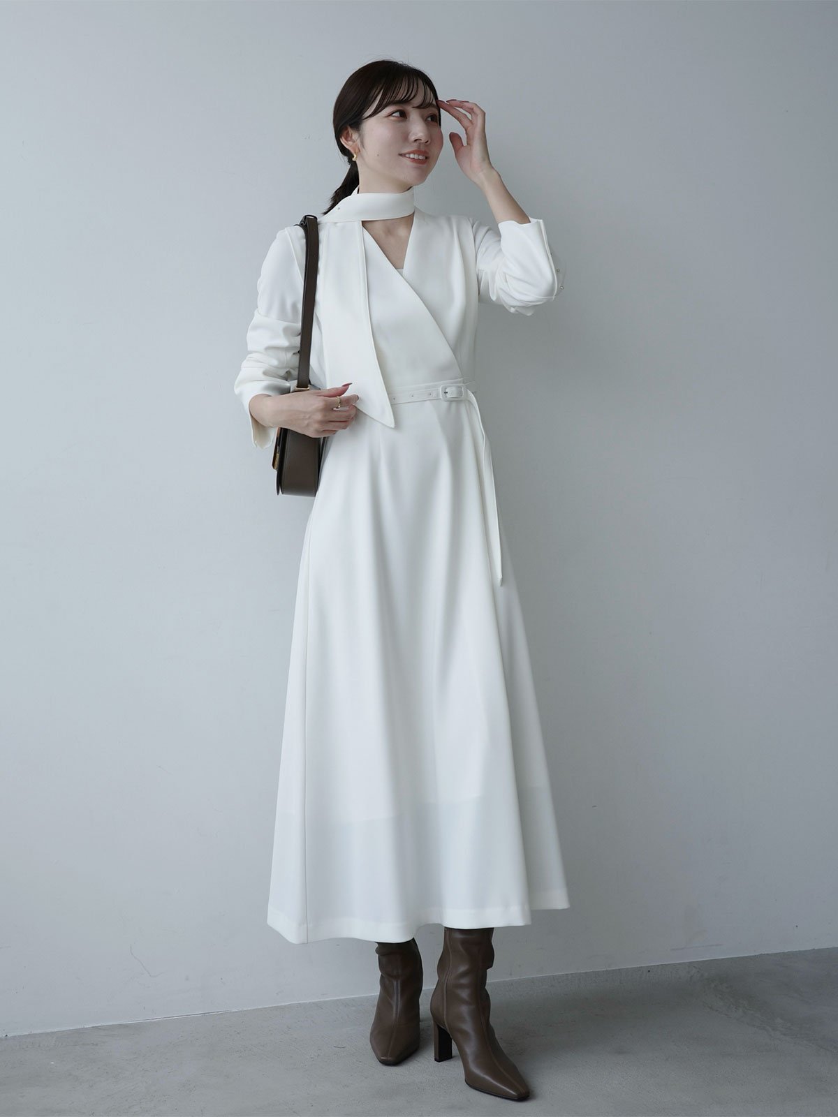 【アニュアンス/anuans】のダブルサテンクラシカルワンピース インテリア・キッズ・メンズ・レディースファッション・服の通販 founy(ファニー)  ファッション Fashion レディースファッション Fashion for Women ワンピース Dresses アクセサリー Fashion Accessories クラシカル Classical, Vintage-Inspired シューズ Shoes, Footwear スカーフ Scarf, Neckwear フォーマル Formal, Dressy エレガント 上品 Elegant 定番 Standard, Basic Item ECRU|ID: prp329100004730689 ipo3291000000034247787