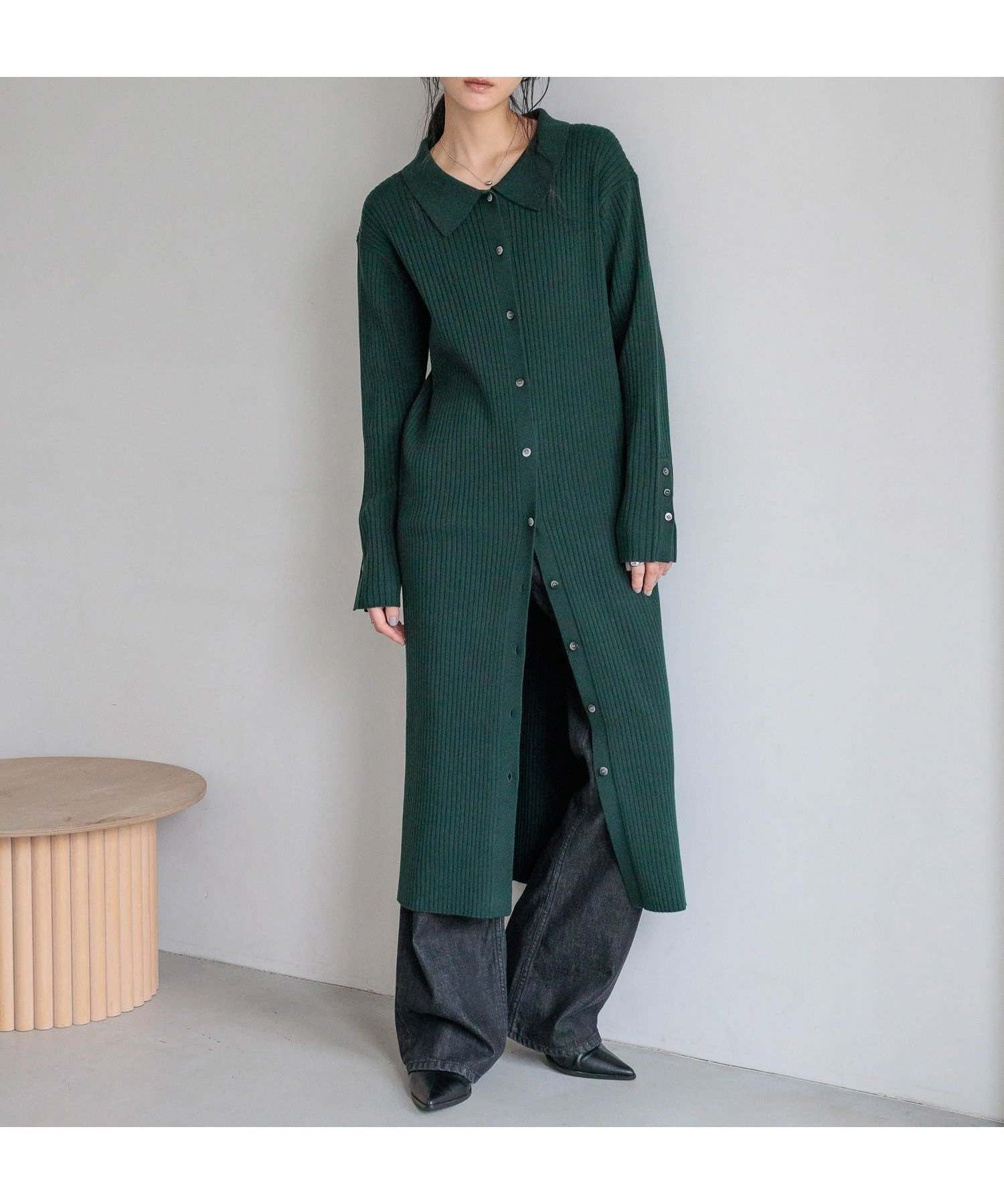 【ローリーズファーム/LOWRYS FARM】のマエボタンエリニットワンピース インテリア・キッズ・メンズ・レディースファッション・服の通販 founy(ファニー) 　ファッション　Fashion　レディースファッション　Fashion for Women　ワンピース　Dresses　ニットワンピース　Knit Dresses　おすすめ　Recommended / Our Picks　アクリル　Acrylic Material　デニム　Denim, Jeans Material　トレンド　Trend, Trending Now　フロント　Front, Front Design　グリーン75|ID: prp329100004730761 ipo3291000000034172533