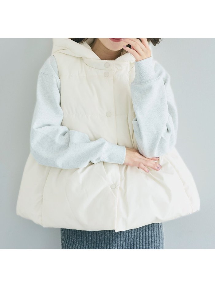 【コカ/COCA】のフード付きペプラム中綿ベスト インテリア・キッズ・メンズ・レディースファッション・服の通販 founy(ファニー) https://founy.com/ ファッション Fashion レディースファッション Fashion for Women アウター Coat / Outerwear Collection トップス・カットソー Cut & Sew Tops ベスト&ジレ / 重ね着スタイル Vests & Gilets デニム Denim, Jeans Material ベスト Vest, Waistcoat ペプラム Peplum, Flared Hem ポケット Pocket, Pocket Detail 無地 Plain, Solid Color ワイド Wide, Wide Fit A/W・秋冬 Autumn/Winter 2025年 2025 2025-2026秋冬・A/W Autumn/Winter 2025–26 AW25–26 |ID: prp329100004730894 ipo3291000000034173023