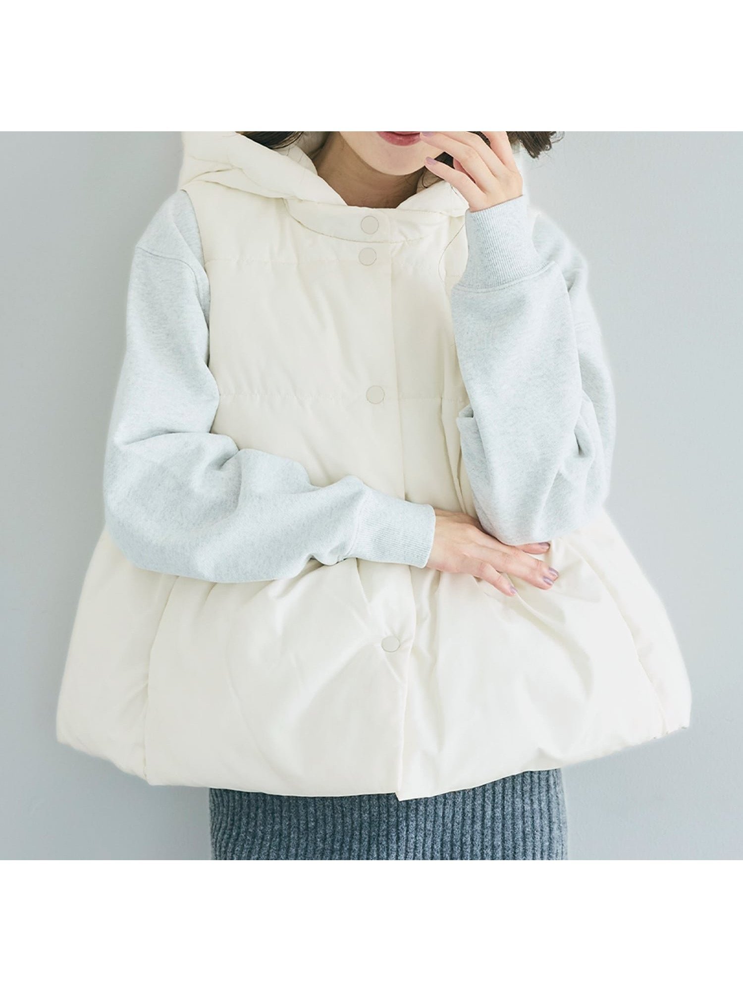 【コカ/COCA】のフード付きペプラム中綿ベスト 人気、トレンドファッション・服の通販 founy(ファニー) 　ファッション　Fashion　レディースファッション　Fashion for Women　アウター　Coat / Outerwear Collection　トップス・カットソー　Cut & Sew Tops　ベスト&ジレ / 重ね着スタイル　Vests & Gilets　デニム　Denim, Jeans Material　ベスト　Vest, Waistcoat　ペプラム　Peplum, Flared Hem　ポケット　Pocket, Pocket Detail　無地　Plain, Solid Color　ワイド　Wide, Wide Fit　A/W・秋冬　Autumn/Winter　2025年　2025　2025-2026秋冬・A/W　Autumn/Winter 2025–26 AW25–26　 other-1|ID: prp329100004730894 ipo3291000000034173023