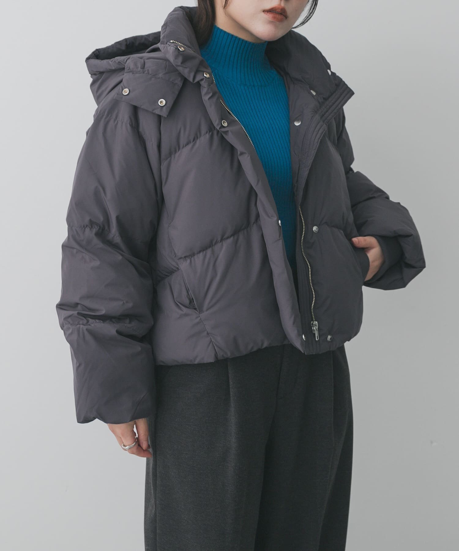 【センスオブプレイス/SENSE OF PLACE by URBAN RESEARCH】のフーデット2wayショートダウン インテリア・キッズ・メンズ・レディースファッション・服の通販 founy(ファニー) 　ファッション　Fashion　レディースファッション　Fashion for Women　2025年　2025　2025-2026秋冬・A/W　Autumn/Winter 2025–26 AW25–26　冬　Winter / This Winter　コンパクト　Compact, Small Size　ショート　Short, Short Length　ダウン　Down, Puffer　トレンド　Trend, Trending Now　ブルゾン　Blouson, Bomber Jacket　A/W・秋冬　Autumn/Winter　防寒　Cold Protection, Winter-Ready　CHARCOAL|ID: prp329100004730954 ipo3291000000035132796