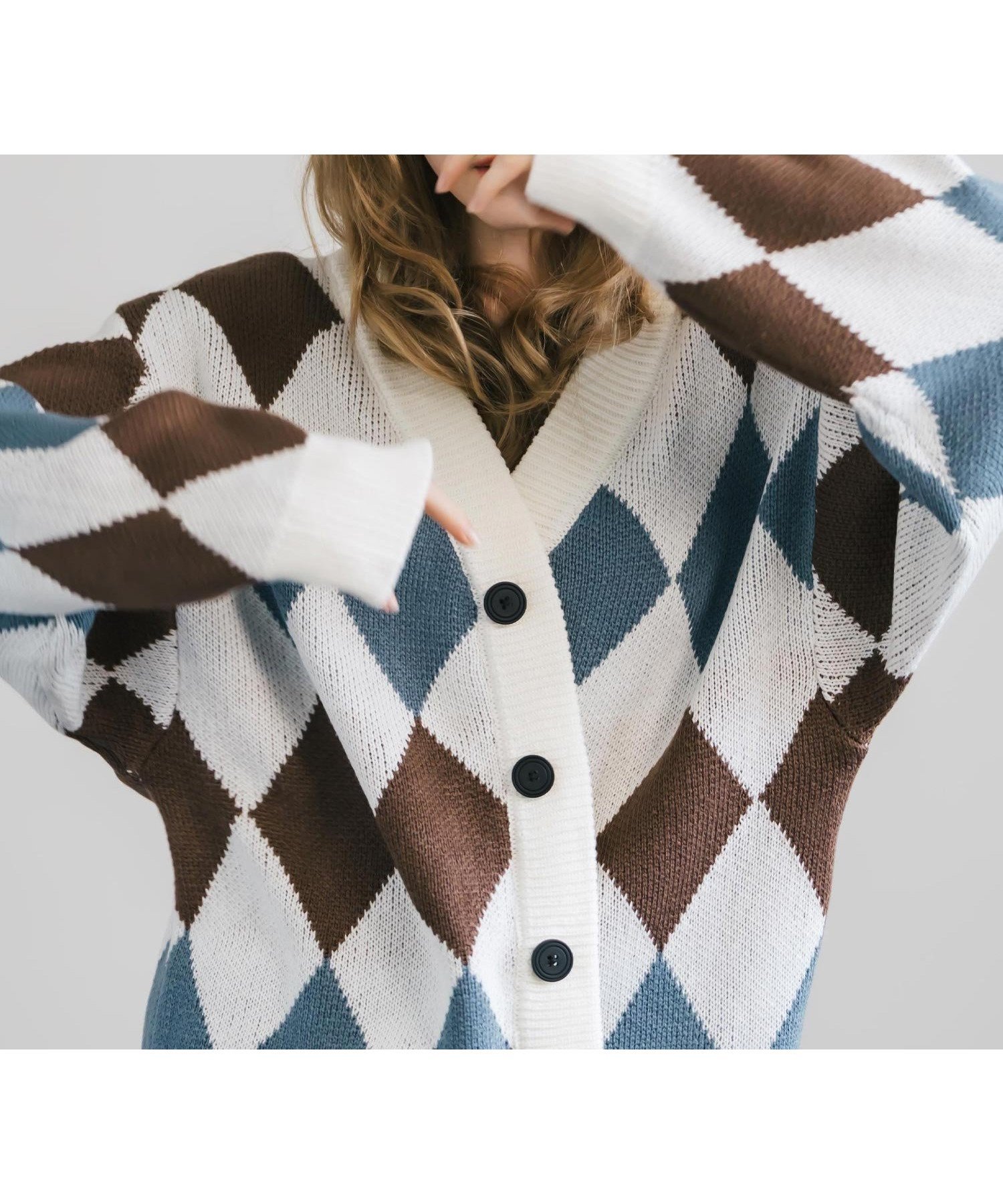 【ロッキーモンロー/Rocky Monroe】のオーバーサイズ 総柄Vネックニットカーディガン インテリア・キッズ・メンズ・レディースファッション・服の通販 founy(ファニー) ファッション Fashion レディースファッション Fashion for Women トップス・カットソー Cut & Sew Tops ニット Knit Tops & Sweaters カーディガン・羽織り Layered Style Cardigans Vネックトップス V-Neck Tops / V-Cut Neckline Shirts アクリル Acrylic Material カットソー Cut and Sewn Top 切替 Switching, Contrast Panel ショルダー Shoulder, Shoulder Strap チェック Check, Plaid, Tartan ドロップ Drop Shoulder, Dropped Style バランス Balance, Style Balance メンズ Men's, Menswear リラックス Relax, Relaxed Fit ワイド Wide, Wide Fit 再入荷 Restock / Back in Stock おすすめ Recommended / Our Picks エレガント 上品 Elegant 2025年 2025 2025-2026秋冬・A/W Autumn/Winter 2025–26 AW25–26 A-6.オフ|ID: prp329100004731154 ipo3291000000034730512