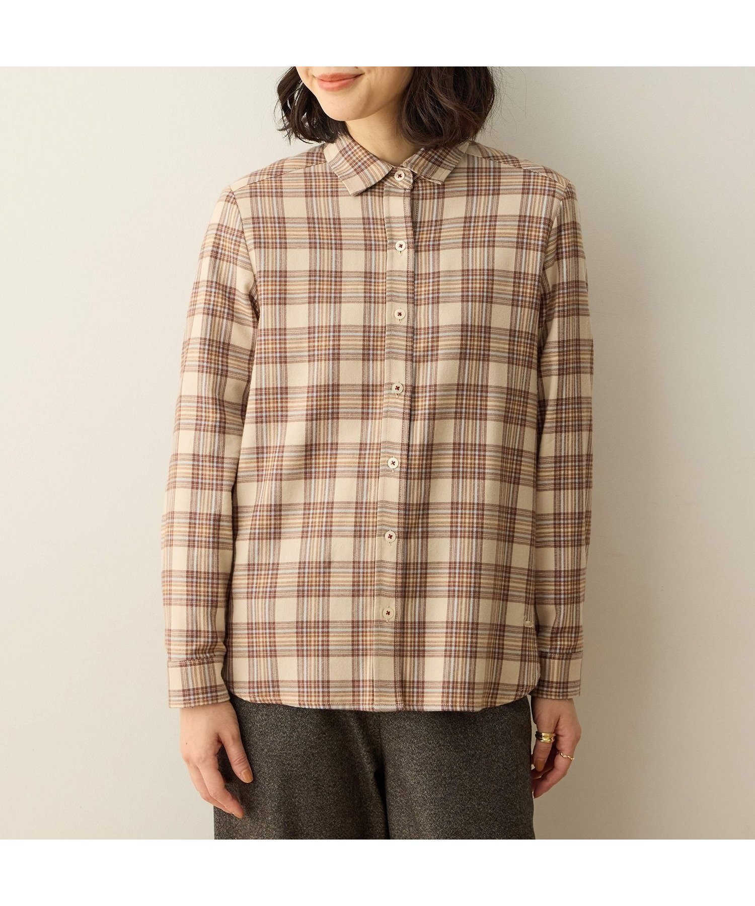 【デコイ/DECOY Since1981】のチェックシャツ インテリア・キッズ・メンズ・レディースファッション・服の通販 founy(ファニー) 　ファッション　Fashion　レディースファッション　Fashion for Women　トップス・カットソー　Cut & Sew Tops　シャツ・ブラウス・オフィスカジュアル　Elegant Blouses & Button-Ups　おすすめ　Recommended / Our Picks　ギャザー　Gathered, Ruffled　スタンダード　Standard, Basic　チェック　Check, Plaid, Tartan　レギュラー　Regular, Standard Fit　ワンポイント　One Point, Statement Accent　ベージュ|ID: prp329100004731197 ipo3291000000034260104