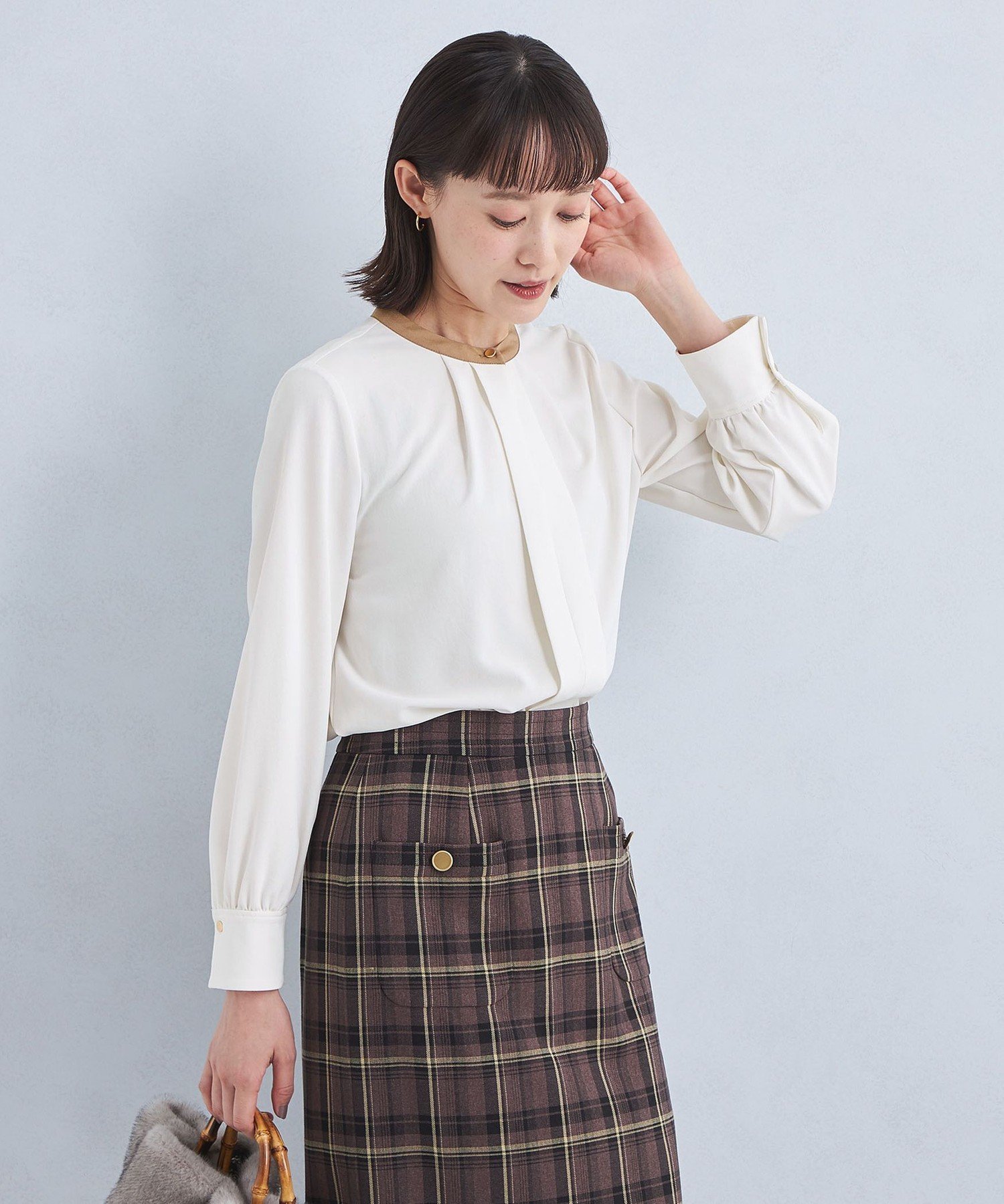 【ユナイテッドアローズ/UNITED ARROWS】のフロント タック ブラウス インテリア・キッズ・メンズ・レディースファッション・服の通販 founy(ファニー) 　ファッション　Fashion　レディースファッション　Fashion for Women　トップス・カットソー　Cut & Sew Tops　シャツ・ブラウス・オフィスカジュアル　Elegant Blouses & Button-Ups　インナー　Innerwear　秋　Autumn　クール　Cool, Chic　ジャケット　Jacket, Outerwear　ドット　Polka Dot, Dot Pattern　フロント　Front, Front Design　ベーシック　Basic, Essential　ボトム　Bottoms, Lower Wear　ロング　Long, Long-Length　冬　Winter / This Winter　アウトレット　Outlet / Clearance　エレガント 上品　Elegant　ビジネス 仕事 通勤　Business / Work / Commuting　BEIGE|ID: prp329100004731251 ipo3291000000034271465