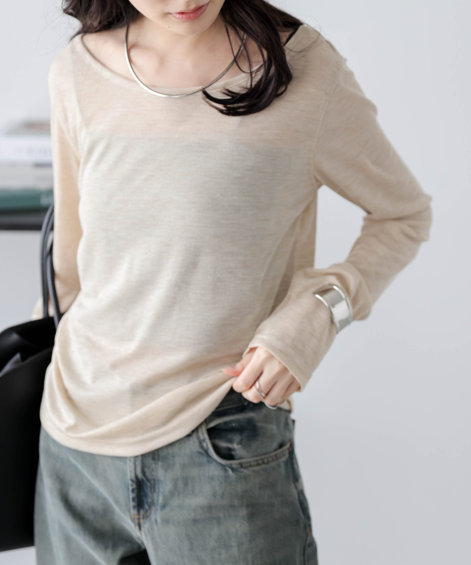 【ラジュール/Lajour】のラウンドネック シアー 長袖Tシャツ インテリア・キッズ・メンズ・レディースファッション・服の通販 founy(ファニー) 　ファッション　Fashion　レディースファッション　Fashion for Women　トップス・カットソー　Cut & Sew Tops　シャツ・ブラウス・オフィスカジュアル　Elegant Blouses & Button-Ups　ロングTシャツ・Tシャツ　Longline T-Shirts & Tees　おすすめ　Recommended / Our Picks　なめらか　Smooth, Silky Texture　インナー　Innerwear　コンパクト　Compact, Small Size　シアー　Sheer, See-Through　シンプル　Simple, Minimal　デコルテ　Décolleté, Neckline　ラウンド　Round, Round Neck　長袖　Long Sleeve, Full Sleeve　ベージュ|ID: prp329100004731803 ipo3291000000034519689