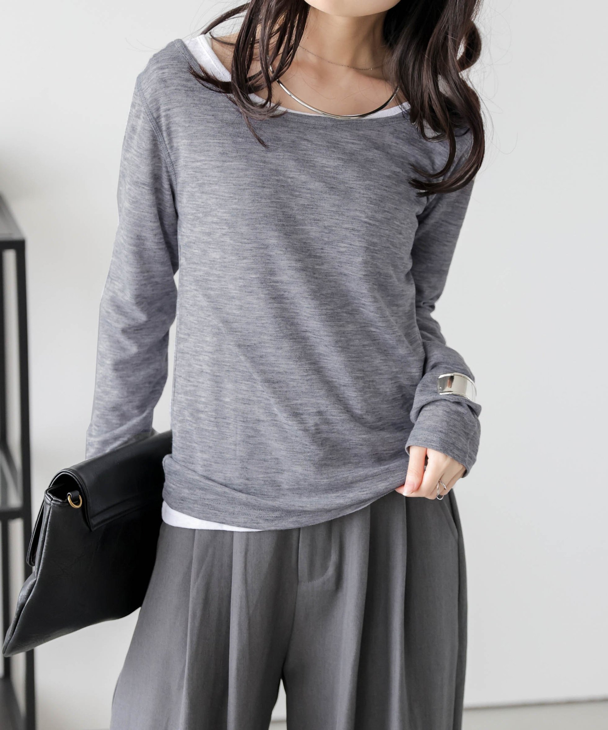 【ラジュール/Lajour】のラウンドネック シアー 長袖Tシャツ インテリア・キッズ・メンズ・レディースファッション・服の通販 founy(ファニー) 　ファッション　Fashion　レディースファッション　Fashion for Women　トップス・カットソー　Cut & Sew Tops　シャツ・ブラウス・オフィスカジュアル　Elegant Blouses & Button-Ups　ロングTシャツ・Tシャツ　Longline T-Shirts & Tees　おすすめ　Recommended / Our Picks　なめらか　Smooth, Silky Texture　インナー　Innerwear　コンパクト　Compact, Small Size　シアー　Sheer, See-Through　シンプル　Simple, Minimal　デコルテ　Décolleté, Neckline　ラウンド　Round, Round Neck　長袖　Long Sleeve, Full Sleeve　グレー|ID: prp329100004731803 ipo3291000000034519692