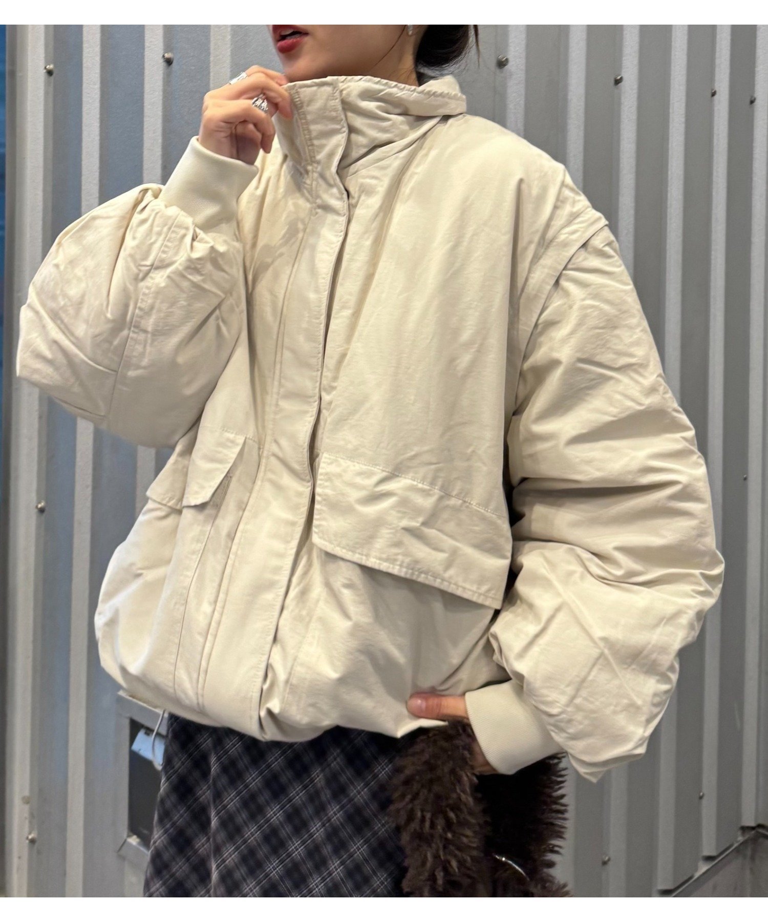 【チャオパニックティピー/CIAOPANIC TYPY】の【軽くて暖かい/マルチウェイ】BIGポケットスタンドワークアウター インテリア・キッズ・メンズ・レディースファッション・服の通販 founy(ファニー) 　ファッション　Fashion　レディースファッション　Fashion for Women　アウター　Coat / Outerwear Collection　キャップ　Cap, Baseball Cap　軽量　Lightweight, Ultra Light　スウェット / スエット　Sweatshirt, Sweatwear　スニーカー　Sneakers, Trainers　デニム　Denim, Jeans Material　ベスト　Vest, Waistcoat　ミドル　Middle Length, Mid Height　ミリタリー　Military, Army Style　ロング　Long, Long-Length　おすすめ　Recommended / Our Picks　オフホワイト|ID: prp329100004731996 ipo3291000000034894262