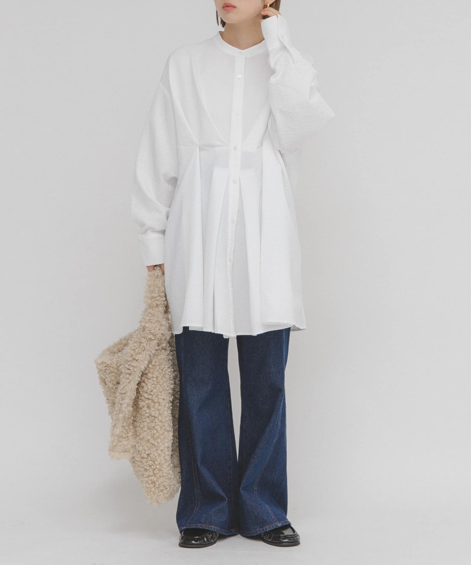 【ケービーエフ/KBF / URBAN RESEARCH】のウエストタックロングシャツ インテリア・キッズ・メンズ・レディースファッション・服の通販 founy(ファニー) 　ファッション　Fashion　レディースファッション　Fashion for Women　トップス・カットソー　Cut & Sew Tops　シャツ・ブラウス・オフィスカジュアル　Elegant Blouses & Button-Ups　2025年　2025　2025-2026秋冬・A/W　Autumn/Winter 2025–26 AW25–26　冬　Winter / This Winter　おすすめ　Recommended / Our Picks　フロント　Front, Front Design　A/W・秋冬　Autumn/Winter　羽織　Haori, Light Jacket　オフホワイト|ID: prp329100004732038 ipo3291000000034325875