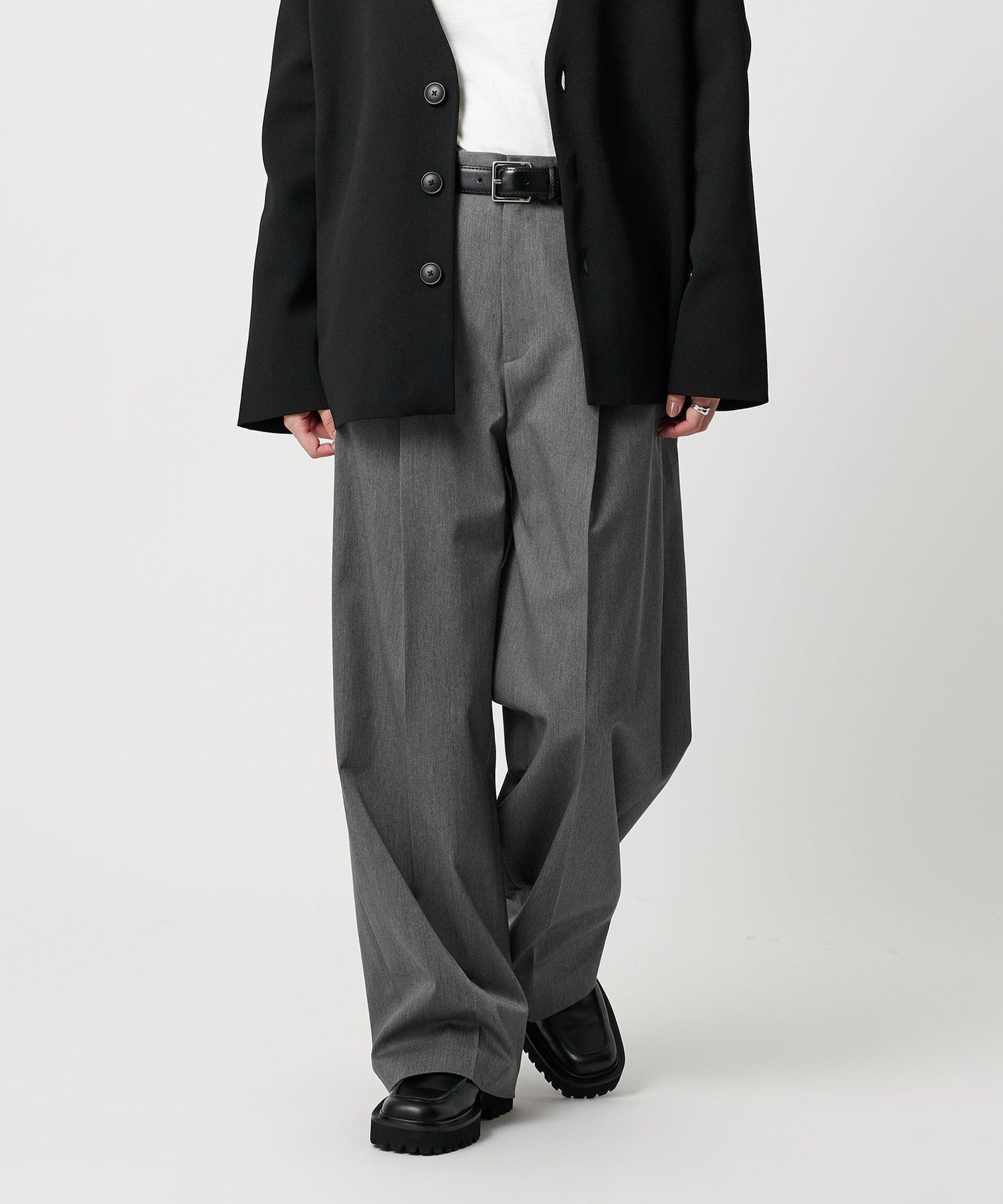 【ユナイテッドアローズ/UNITED ARROWS】のMARW UNITED ARROWS テーパード ワイド パンツ インテリア・キッズ・メンズ・レディースファッション・服の通販 founy(ファニー) 　ファッション　Fashion　レディースファッション　Fashion for Women　パンツ　Pants & Trousers　テーパード　Tapered, Tapered Pants　人気　Popular, Best Seller　パイピング　Piping, Trim Design　ポケット　Pocket, Pocket Detail　ワイド　Wide, Wide Fit　A/W・秋冬　Autumn/Winter　ビジネス 仕事 通勤　Business / Work / Commuting　MD.GRAY|ID: prp329100004732048 ipo3291000000034538025