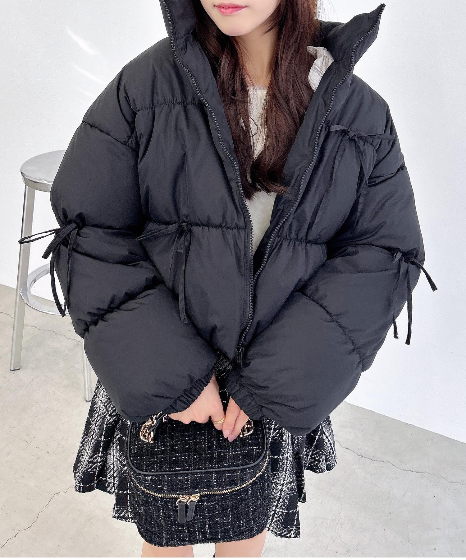 【イング/INGNI】のリボン付エコダウン インテリア・キッズ・メンズ・レディースファッション・服の通販 founy(ファニー) 　ファッション　Fashion　レディースファッション　Fashion for Women　ガーリー　Girly, Feminine Style　ショート　Short, Short Length　スタンド　Stand Collar, Upright Stand　スマホ　Smartphone, Mobile Device　ダウン　Down, Puffer　ドローコード　Drawcord, Drawstring Cord　ブルゾン　Blouson, Bomber Jacket　ボトム　Bottoms, Lower Wear　ポケット　Pocket, Pocket Detail　防寒　Cold Protection, Winter-Ready　マフラー　Scarf, Muffler　リボン　Ribbon, Bow　ロング　Long, Long-Length　クロ|ID: prp329100004732107 ipo3291000000034181477