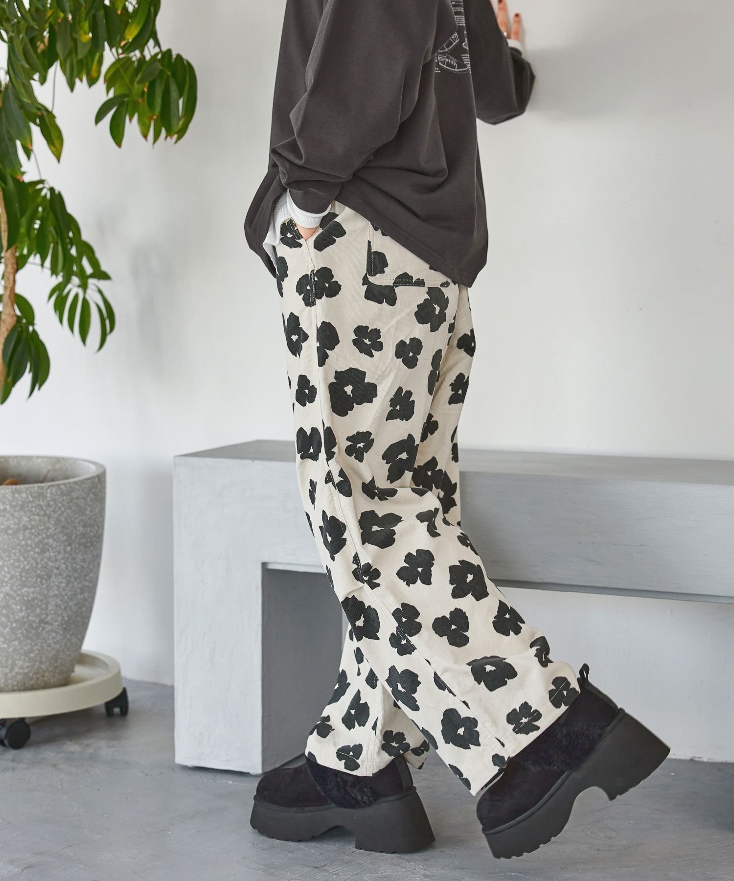 【ニコアンド/niko and】のプリントコーデュロイパンツ インテリア・キッズ・メンズ・レディースファッション・服の通販 founy(ファニー) ファッション Fashion レディースファッション Fashion for Women パンツ Pants & Trousers おすすめ Recommended / Our Picks コーデュロイ Corduroy, Cord Fabric シンプル Simple, Minimal トレンド Trend, Trending Now フラワー Flower, Floral プリント Print, Printed Pattern ペイズリー Paisley, Ethnic Pattern レオパード Leopard, Animal Print 人気 Popular, Best Seller 秋 Autumn A/W・秋冬 Autumn/Winter アイボリーフラワー|ID: prp329100004732123 ipo3291000000034443641