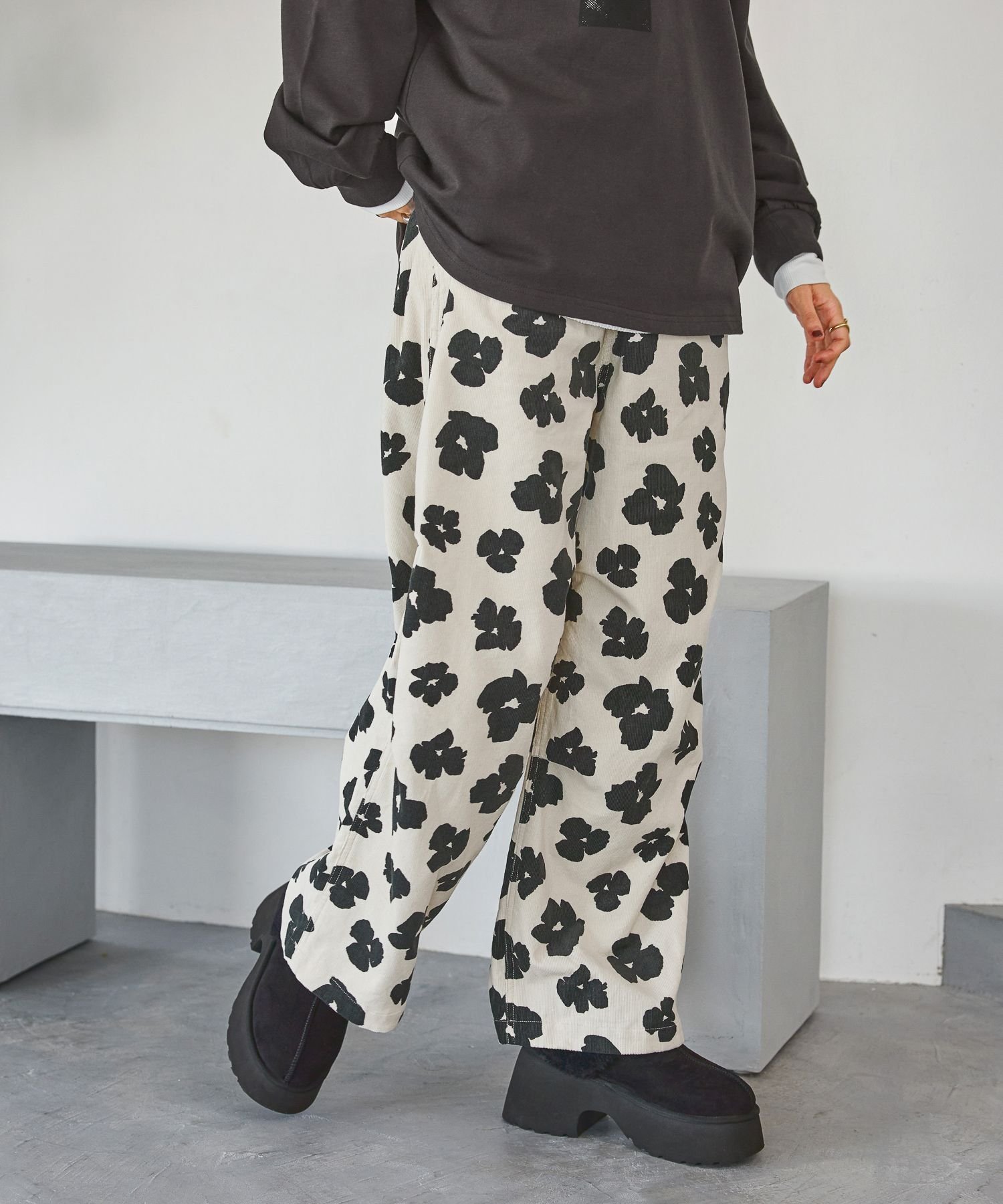 【ニコアンド/niko and】のプリントコーデュロイパンツ インテリア・キッズ・メンズ・レディースファッション・服の通販 founy(ファニー) 　ファッション　Fashion　レディースファッション　Fashion for Women　パンツ　Pants & Trousers　おすすめ　Recommended / Our Picks　コーデュロイ　Corduroy, Cord Fabric　シンプル　Simple, Minimal　トレンド　Trend, Trending Now　プリント　Print, Printed Pattern　ポケット　Pocket, Pocket Detail　レオパード　Leopard, Animal Print　アイボリーフラワー|ID: prp329100004732123 ipo3291000000034914135