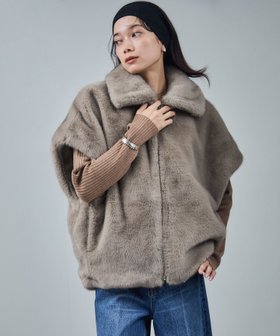 【サロン アダム エ ロペ/SALON adam et rope'】の【WEB限定】グラデーションファージレ 人気、トレンドファッション・服の通販 founy(ファニー) ファッション Fashion レディースファッション Fashion for Women アウター Coat / Outerwear Collection トップス・カットソー Cut & Sew Tops ベスト&ジレ / 重ね着スタイル Vests & Gilets グラデーション Gradient, Ombre シンプル Simple, Minimal スウェット / スエット Sweatshirt, Sweatwear セットアップ Set-Up, Coordinated Outfit デニム Denim, Jeans Material トレンド Trend, Trending Now なめらか Smooth, Silky Texture バランス Balance, Style Balance フェイクファー Faux Fur, Imitation Fur フェミニン Feminine, Girly ポケット Pocket, Pocket Detail リアル Real, Realistic レース Lace, Lace Fabric A/W・秋冬 Autumn/Winter おすすめ Recommended / Our Picks エレガント 上品 Elegant |ID:prp329100004732167