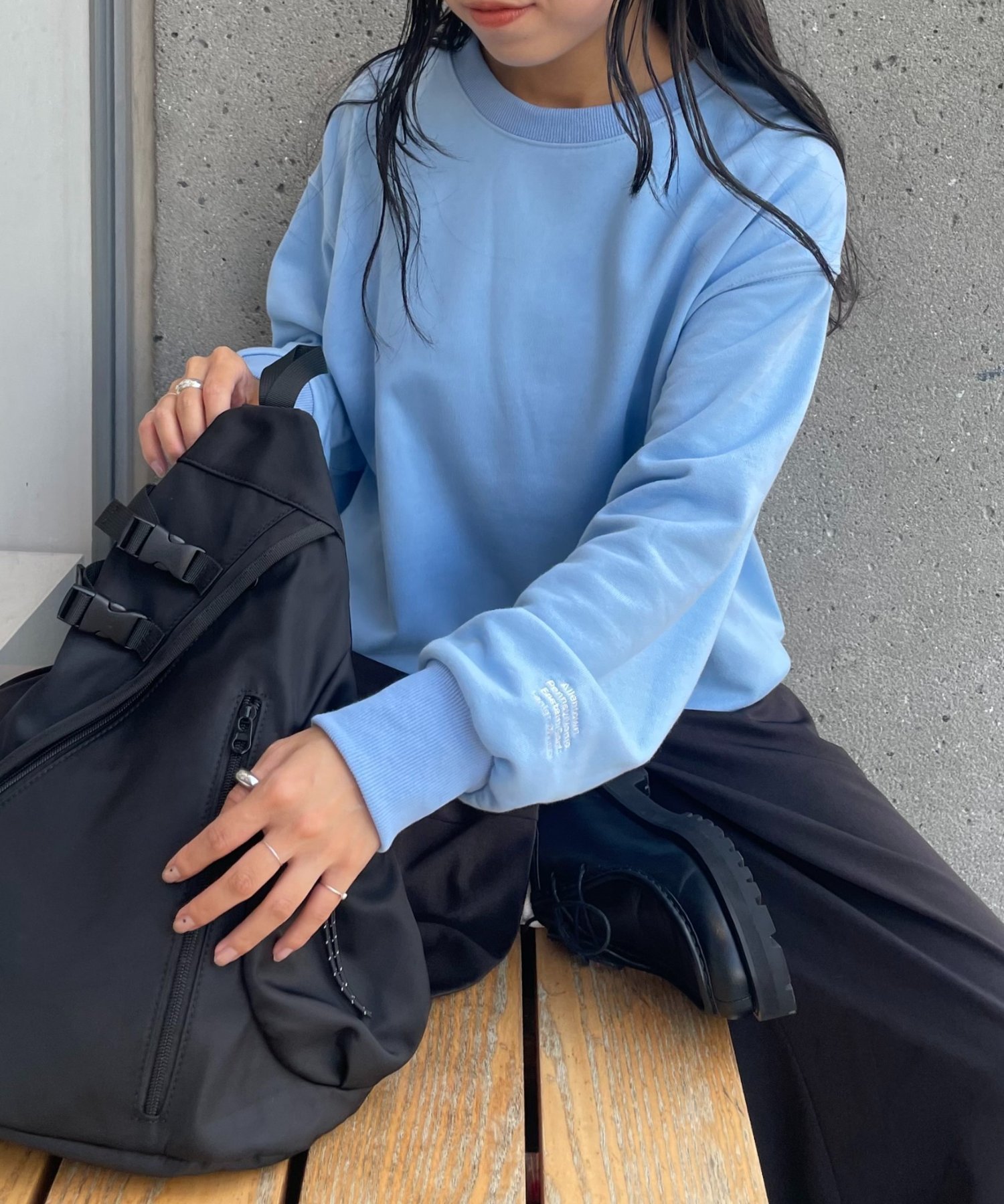 【コロニートゥーワンスリーナイン/COLONY 2139】の【LEI企画/新色追加】裏毛袖刺繍プルオーバー インテリア・キッズ・メンズ・レディースファッション・服の通販 founy(ファニー) 　ファッション　Fashion　レディースファッション　Fashion for Women　トップス・カットソー　Cut & Sew Tops　カジュアルプルオーバー・ニットトップス　Pullovers & Knit Tops / Casual Pullovers　春　Spring　秋　Autumn　シンプル　Simple, Minimal　スウェット / スエット　Sweatshirt, Sweatwear　ストレート　Straight, Straight Cut　タートル　Turtleneck, Turtle Collar　ベスト　Vest, Waistcoat　ボックス　Boxy, Box Shape　ポケット　Pocket, Pocket Detail　リラックス　Relax, Relaxed Fit　ルーズ　Loose, Oversized　ワンポイント　One Point, Statement Accent　A/W・秋冬　Autumn/Winter　再入荷　Restock / Back in Stock　おすすめ　Recommended / Our Picks　サックスブルー|ID: prp329100004732419 ipo3291000000034925649