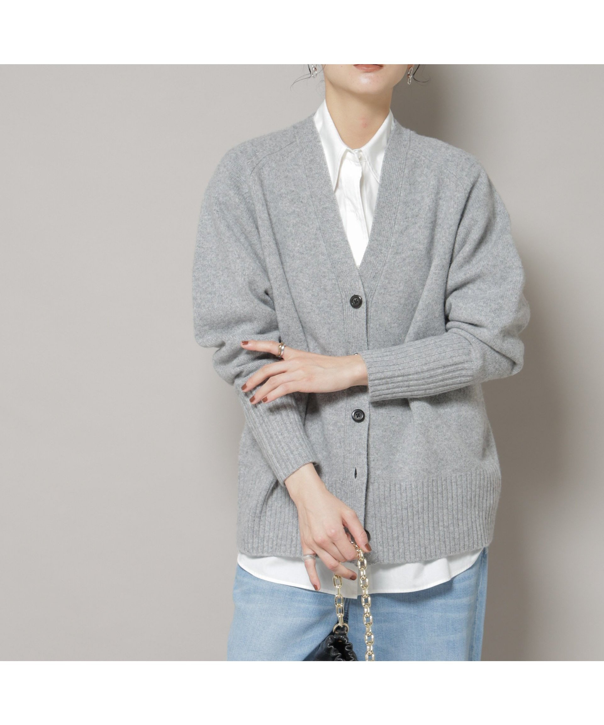 【ナノ ユニバース/nano universe】のAQUAウールカシミヤVネックカーディガン インテリア・キッズ・メンズ・レディースファッション・服の通販 founy(ファニー) 　ファッション　Fashion　レディースファッション　Fashion for Women　トップス・カットソー　Cut & Sew Tops　カーディガン・羽織り　Layered Style Cardigans　Vネックトップス　V-Neck Tops / V-Cut Neckline Shirts　インナー　Innerwear　カーディガン　Cardigan, Knitwear　スリット　Slit, Slit Detail　バランス　Balance, Style Balance　A/W・秋冬　Autumn/Winter　エレガント 上品　Elegant　2025年　2025　2025-2026秋冬・A/W　Autumn/Winter 2025–26 AW25–26　グレー|ID: prp329100004732929 ipo3291000000034439166