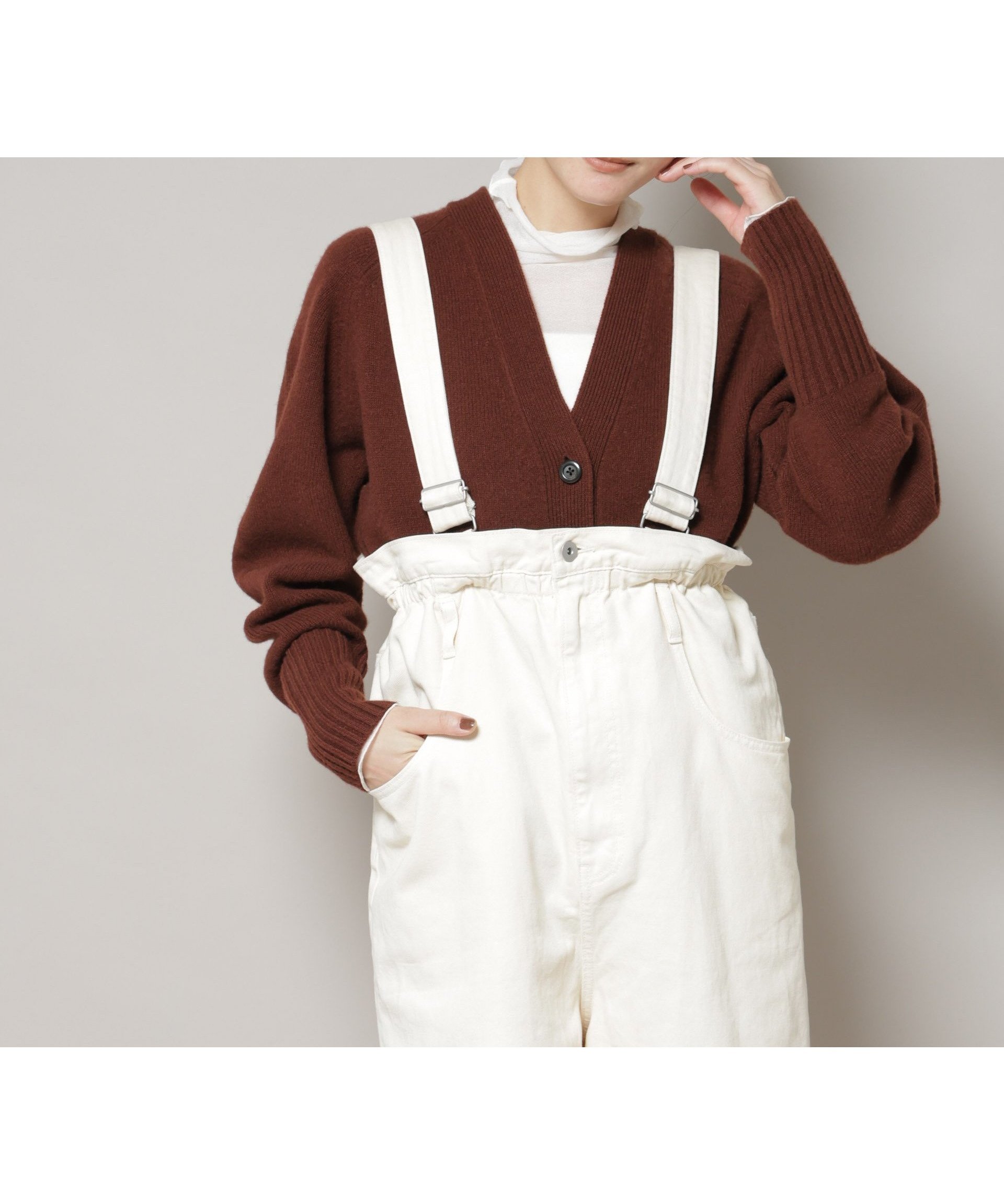 【ナノ ユニバース/nano universe】のAQUAウールカシミヤVネックカーディガン インテリア・キッズ・メンズ・レディースファッション・服の通販 founy(ファニー) 　ファッション　Fashion　レディースファッション　Fashion for Women　トップス・カットソー　Cut & Sew Tops　カーディガン・羽織り　Layered Style Cardigans　Vネックトップス　V-Neck Tops / V-Cut Neckline Shirts　インナー　Innerwear　カーディガン　Cardigan, Knitwear　スリット　Slit, Slit Detail　バランス　Balance, Style Balance　A/W・秋冬　Autumn/Winter　エレガント 上品　Elegant　2025年　2025　2025-2026秋冬・A/W　Autumn/Winter 2025–26 AW25–26　ブラウン|ID: prp329100004732929 ipo3291000000034439171