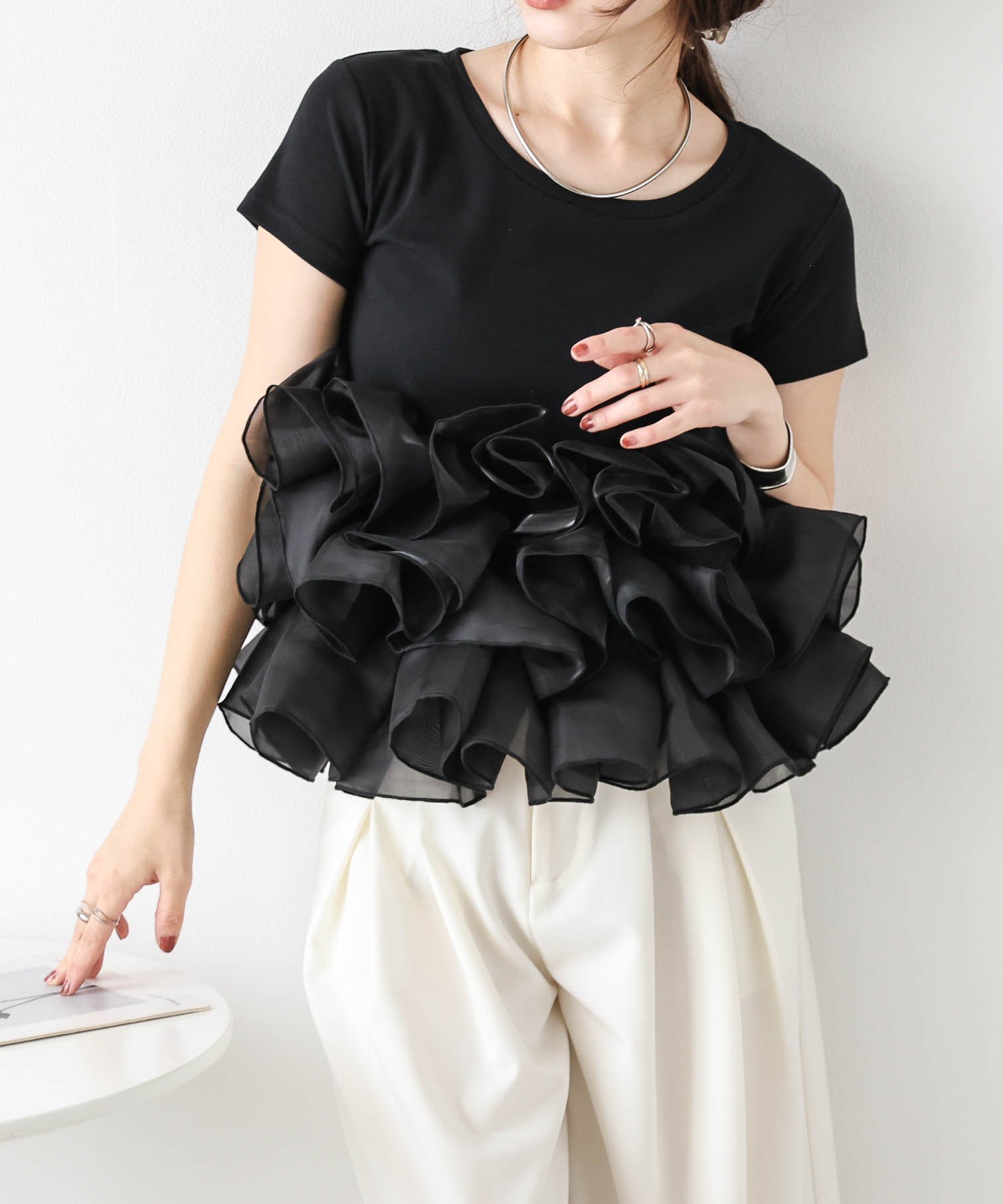 【ラジュール/Lajour】のボリュームフリルトップス インテリア・キッズ・メンズ・レディースファッション・服の通販 founy(ファニー) ファッション Fashion レディースファッション Fashion for Women トップス・カットソー Cut & Sew Tops オーガンジー Organza Fabric カットソー Cut and Sewn Top ドッキング Docking, Mixed Material フリル Frill, Ruffle ペプラム Peplum, Flared Hem エレガント 上品 Elegant ブラック|ID: prp329100004733075 ipo3291000000034590363