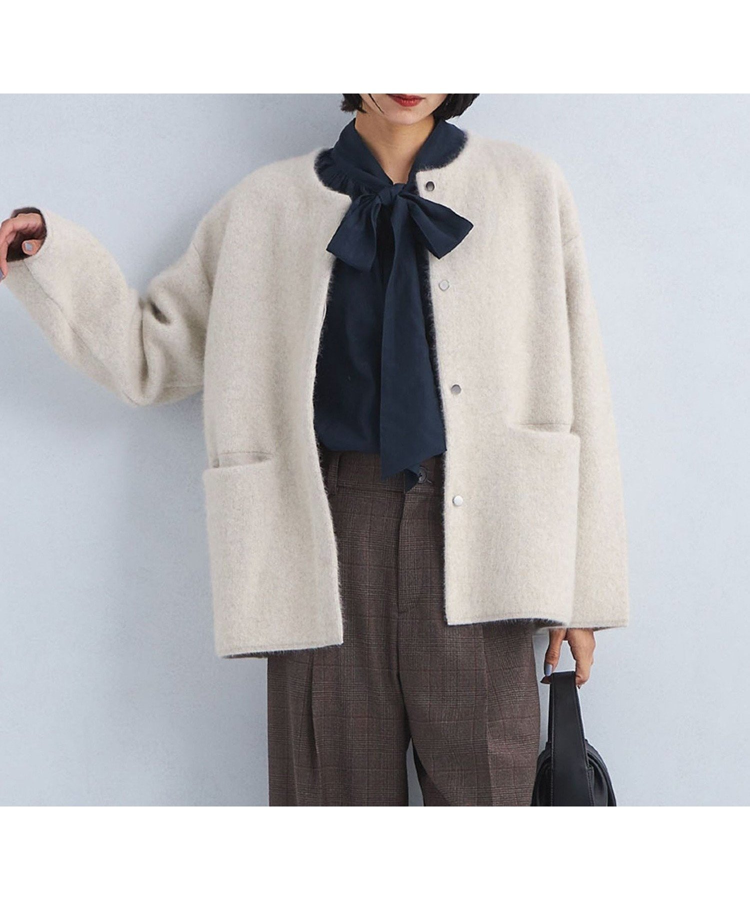 【ユナイテッドアローズ/UNITED ARROWS】のFOXブレンド セッケツ ノーカラー ニット カーディガン インテリア・キッズ・メンズ・レディースファッション・服の通販 founy(ファニー) 　ファッション　Fashion　レディースファッション　Fashion for Women　トップス・カットソー　Cut & Sew Tops　ニット　Knit Tops & Sweaters　カーディガン・羽織り　Layered Style Cardigans　インナー　Innerwear　秋　Autumn　カーディガン　Cardigan, Knitwear　バランス　Balance, Style Balance　フェミニン　Feminine, Girly　フォックス　Fox, Fox Fur　フォルム　Silhouette, Form　フロント　Front, Front Design　アウトレット　Outlet / Clearance　おすすめ　Recommended / Our Picks　ビジネス 仕事 通勤　Business / Work / Commuting　OFF WHITE|ID: prp329100004733222 ipo3291000000034259570