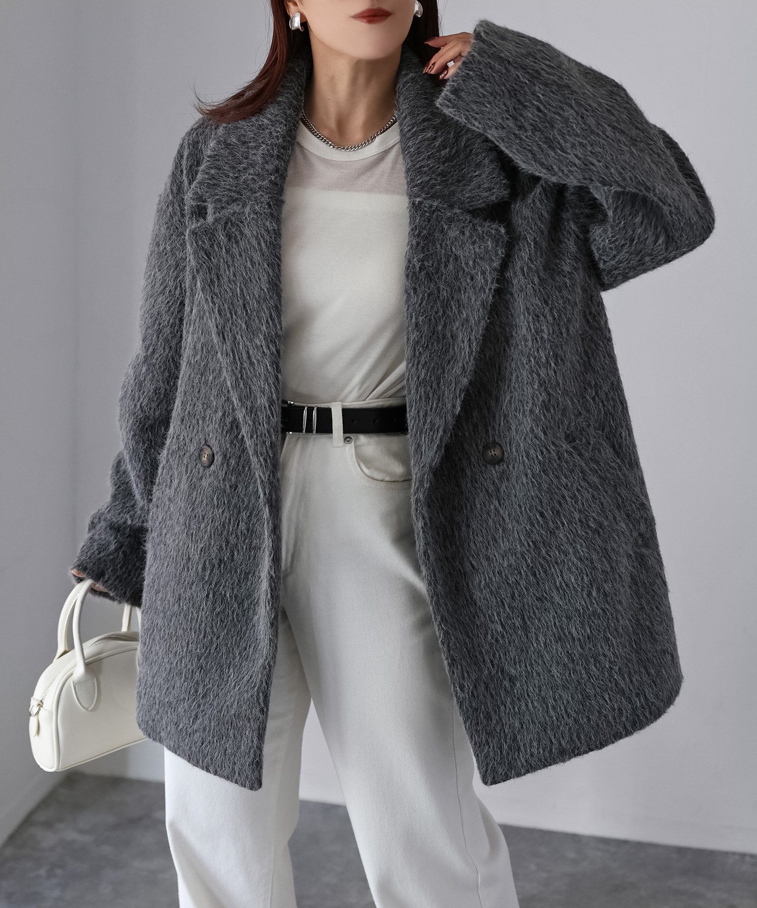 【リベリー/Riberry】のミドル丈シャギーダブルジャケットコート インテリア・キッズ・メンズ・レディースファッション・服の通販 founy(ファニー) 　ファッション　Fashion　レディースファッション　Fashion for Women　アウター　Coat / Outerwear Collection　コート・ロングコート・ピーコート　Long Coats, Peacoats & More　レディースジャケット・軽アウター　Jackets　インナー　Innerwear　オケージョン　Occasion Wear　クラシカル　Classical, Vintage-Inspired　今季　This Season, Current Season　ショート　Short, Short Length　シンプル　Simple, Minimal　ダブル　Double, Double-Breasted　トレンド　Trend, Trending Now　ハイネック　High Neck, Mock Neck　バランス　Balance, Style Balance　ベーシック　Basic, Essential　ボトム　Bottoms, Lower Wear　防寒　Cold Protection, Winter-Ready　ミドル　Middle Length, Mid Height　リラックス　Relax, Relaxed Fit　ロング　Long, Long-Length　ワイド　Wide, Wide Fit　冬　Winter / This Winter　再入荷　Restock / Back in Stock　おすすめ　Recommended / Our Picks　エレガント 上品　Elegant　セレモニー　Ceremony　入学式　Entrance Ceremony　卒業式　Graduation Ceremony　チャコールグレー|ID: prp329100004733227 ipo3291000000034507892