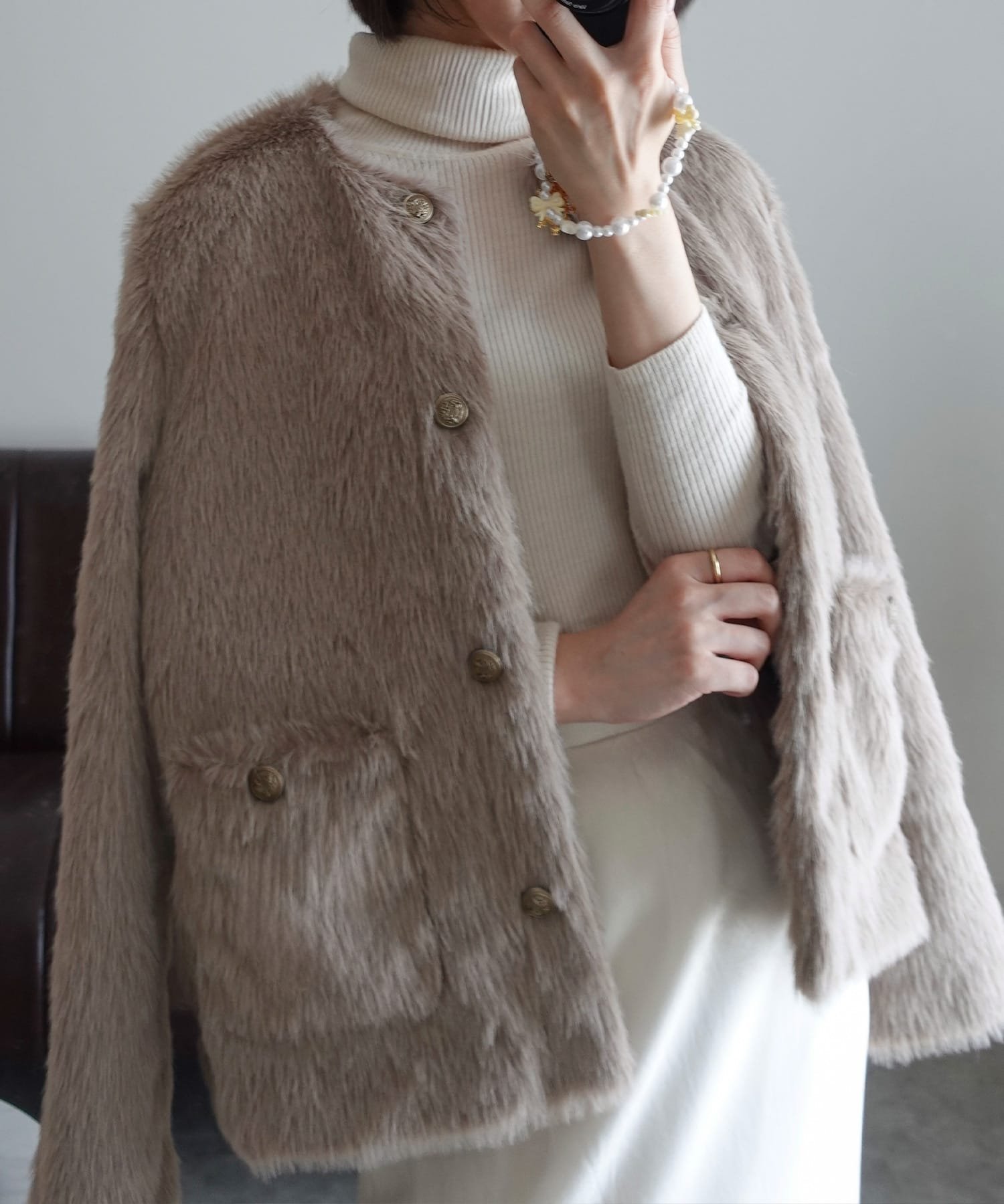 【ジュノア/JUNOAH】の金釦フェイクファーノーカラージャケット インテリア・キッズ・メンズ・レディースファッション・服の通販 founy(ファニー) 　ファッション　Fashion　レディースファッション　Fashion for Women　アウター　Coat / Outerwear Collection　レディースジャケット・軽アウター　Jackets　ノーカラージャケット / シンプル上品コーデ　Collarless Jackets　ライトブラウン|ID: prp329100004733237 ipo3291000000034487332