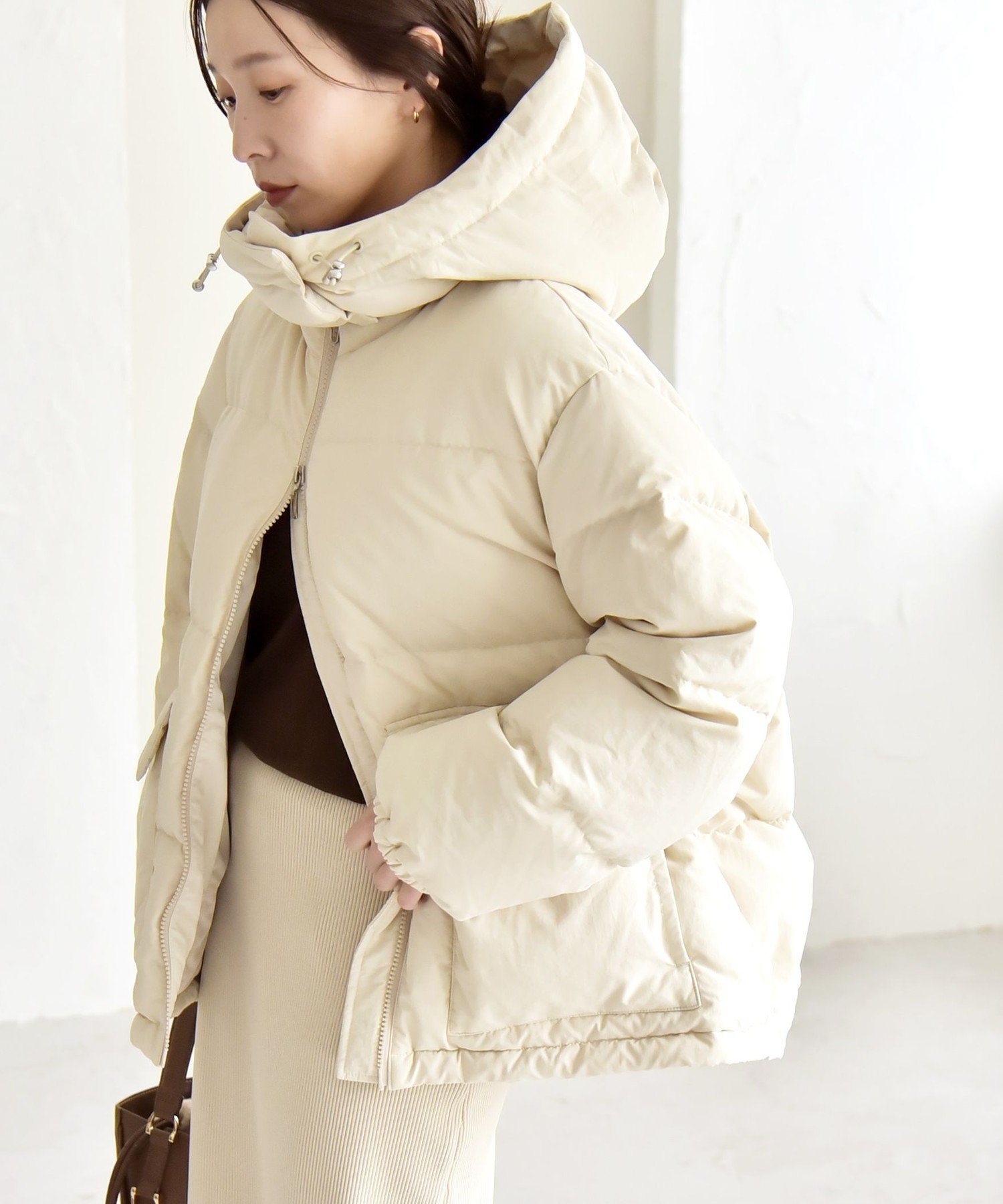 【シップス フォー ウィメン/SHIPS】のquaranciel フーディー ハイネック 2way ショート ダウン ジャケット 人気、トレンドファッション・服の通販 founy(ファニー) 　ファッション　Fashion　レディースファッション　Fashion for Women　アウター　Coat / Outerwear Collection　レディースジャケット・軽アウター　Jackets　アウトドア　Outdoor Clothing　コンパクト　Compact, Small Size　軽量　Lightweight, Ultra Light　ショート　Short, Short Length　ジャケット　Jacket, Outerwear　スタンド　Stand Collar, Upright Stand　ダウン　Down, Puffer　デニム　Denim, Jeans Material　ハイネック　High Neck, Mock Neck　ハーフ　Half, Half-Length　バランス　Balance, Style Balance　フラップ　Flap, Flap Pocket　フロント　Front, Front Design　ポケット　Pocket, Pocket Detail　ミドル　Middle Length, Mid Height　モノトーン　Monotone, Black and White　ワイド　Wide, Wide Fit　エレガント 上品　Elegant　ビジネス 仕事 通勤　Business / Work / Commuting　2025年　2025　2025-2026秋冬・A/W　Autumn/Winter 2025–26 AW25–26　 other-1|ID: prp329100004733307 ipo3291000000034524502