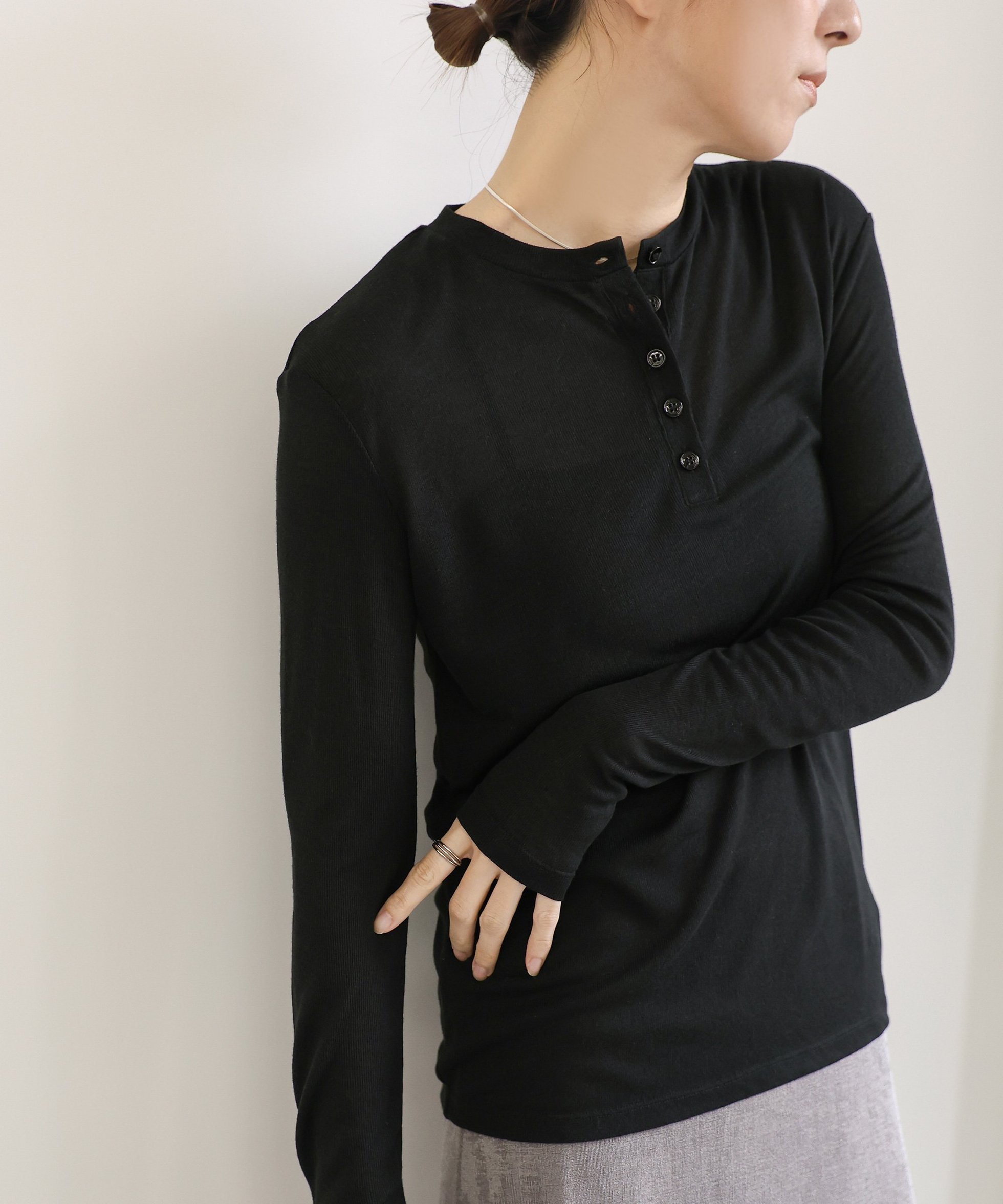 【セレクトモカ/SELECT MOCA】のヘンリーネックシアーロンT インテリア・キッズ・メンズ・レディースファッション・服の通販 founy(ファニー) 　ファッション　Fashion　レディースファッション　Fashion for Women　トップス・カットソー　Cut & Sew Tops　ロングTシャツ・Tシャツ　Longline T-Shirts & Tees　おすすめ　Recommended / Our Picks　カットソー　Cut and Sewn Top　シアー　Sheer, See-Through　フィット　Fit, Slim Fit　ルーズ　Loose, Oversized　ブラック-990|ID: prp329100004733376 ipo3291000000034286457