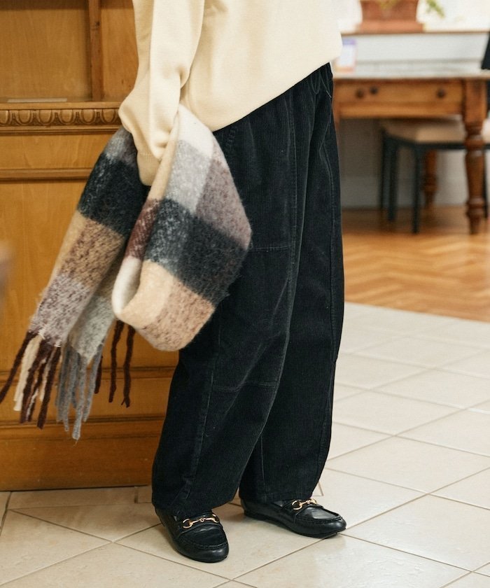 【フリークスストア/FREAK'S STORE】の新色追加 コーデュロイバルーンパンツ/カーブパンツ 25AW インテリア・キッズ・メンズ・レディースファッション・服の通販 founy(ファニー) ファッション Fashion レディースファッション Fashion for Women パンツ Pants & Trousers 2025年 2025 2025-2026秋冬・A/W Autumn/Winter 2025–26 AW25–26 冬 Winter / This Winter おすすめ Recommended / Our Picks コーデュロイ Corduroy, Cord Fabric トレンド Trend, Trending Now 切替 Switching, Contrast Panel A/W・秋冬 Autumn/Winter ブラック|ID: prp329100004733405 ipo3291000000034687481
