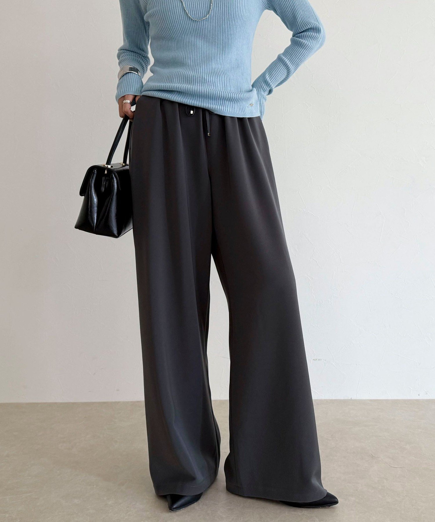 【フレディ&グロスター/FREDY&GLOSTER】の【リピーター続出!/高身長サイズあり】とろみWarmストレートイージーパンツ インテリア・キッズ・メンズ・レディースファッション・服の通販 founy(ファニー) 　ファッション　Fashion　レディースファッション　Fashion for Women　パンツ　Pants & Trousers　オケージョン　Occasion Wear　ストレート　Straight, Straight Cut　とろみ　Fluid, Flowy Fabric　バランス　Balance, Style Balance　フィット　Fit, Slim Fit　リラックス　Relax, Relaxed Fit　楽ちん　Easy Fit, Comfortable　ワイド　Wide, Wide Fit　A/W・秋冬　Autumn/Winter　おすすめ　Recommended / Our Picks　2025年　2025　2025-2026秋冬・A/W　Autumn/Winter 2025–26 AW25–26　チャコールグレー|ID: prp329100004733441 ipo3291000000034435569