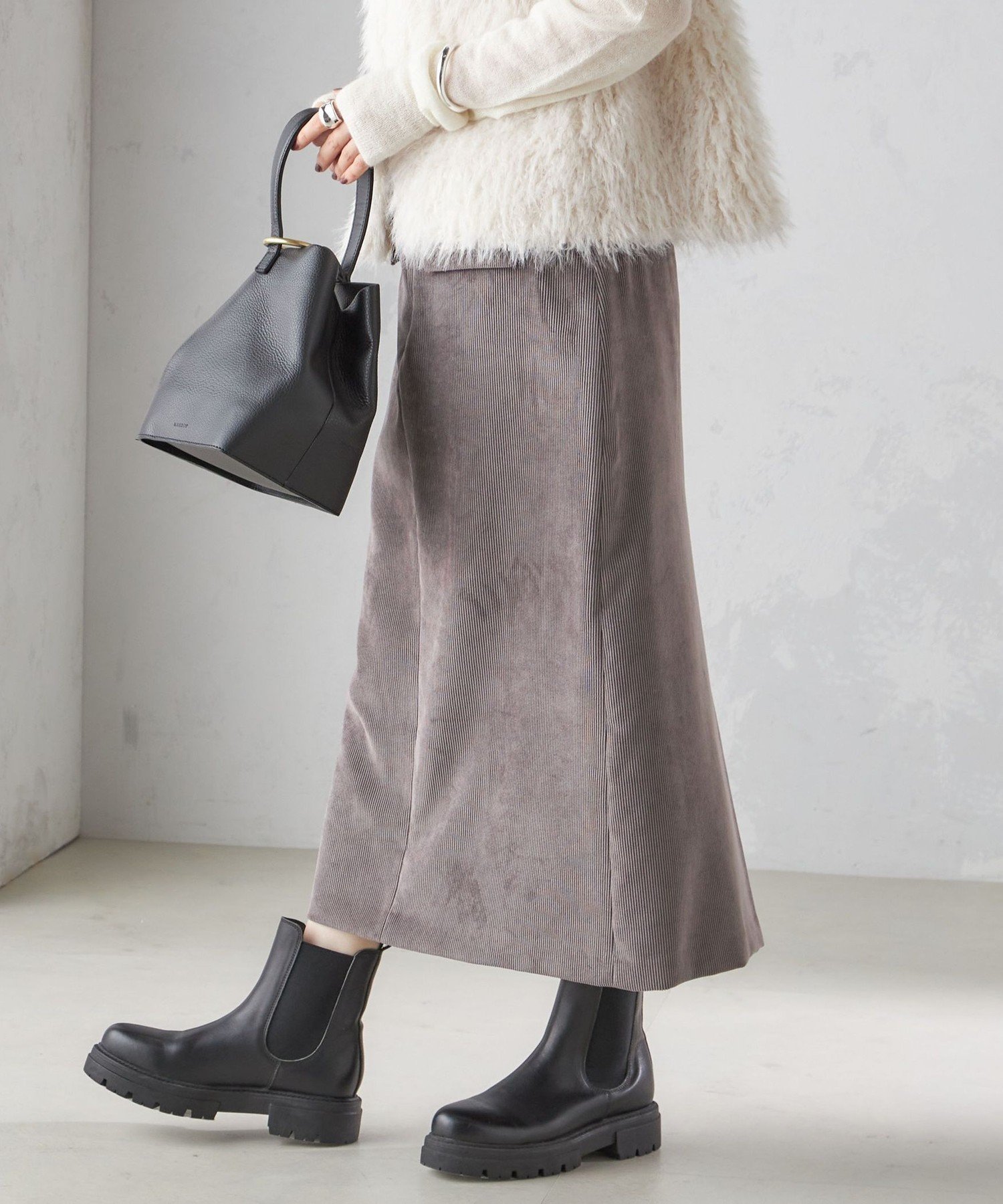 【シップス フォー ウィメン/SHIPS】の〈洗濯機可能〉コーデュロイ セミフレア スカート 24AW インテリア・キッズ・メンズ・レディースファッション・服の通販 founy(ファニー) 　ファッション　Fashion　レディースファッション　Fashion for Women　スカート　Skirts　Aライン・フレアスカート　A-Line & Flared Skirts　コーデュロイ　Corduroy, Cord Fabric　フラップ　Flap, Flap Pocket　フレア　Flare, Flared　フロント　Front, Front Design　プリーツ　Pleats, Pleated　ボックス　Boxy, Box Shape　ポケット　Pocket, Pocket Detail　ミドル　Middle Length, Mid Height　A/W・秋冬　Autumn/Winter　おすすめ　Recommended / Our Picks　2024年　2024　ビジネス 仕事 通勤　Business / Work / Commuting　2024-2025秋冬・A/W　Autumn/Winter 2024–25 AW24–25　グレー|ID: prp329100004733522 ipo3291000000034643139