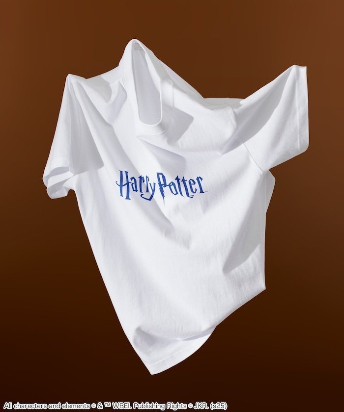 【フリークスストア/FREAK'S STORE】の「Harry Potter」 ロゴTシャツ 25AW インテリア・キッズ・メンズ・レディースファッション・服の通販 founy(ファニー) https://founy.com/ ファッション Fashion レディースファッション Fashion for Women トップス・カットソー Cut & Sew Tops シャツ・ブラウス・オフィスカジュアル Elegant Blouses & Button-Ups ロングTシャツ・Tシャツ Longline T-Shirts & Tees 2025年 2025 2025-2026秋冬・A/W Autumn/Winter 2025–26 AW25–26 冬 Winter / This Winter シンプル Simple, Minimal フロント Front, Front Design プリント Print, Printed Pattern A/W・秋冬 Autumn/Winter |ID: prp329100004733529 ipo3291000000034264526